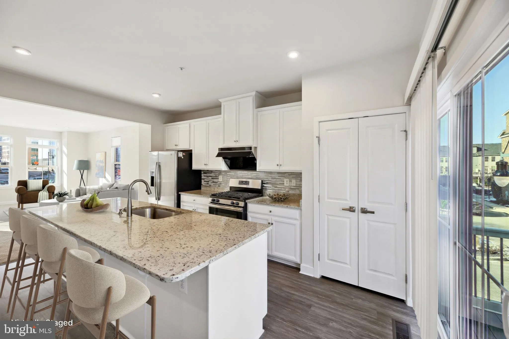 Baltimore, Maryland 21205, United States, 3 Bedrooms Bedrooms, ,3 BathroomsBathrooms,Residential,Contingent,19854