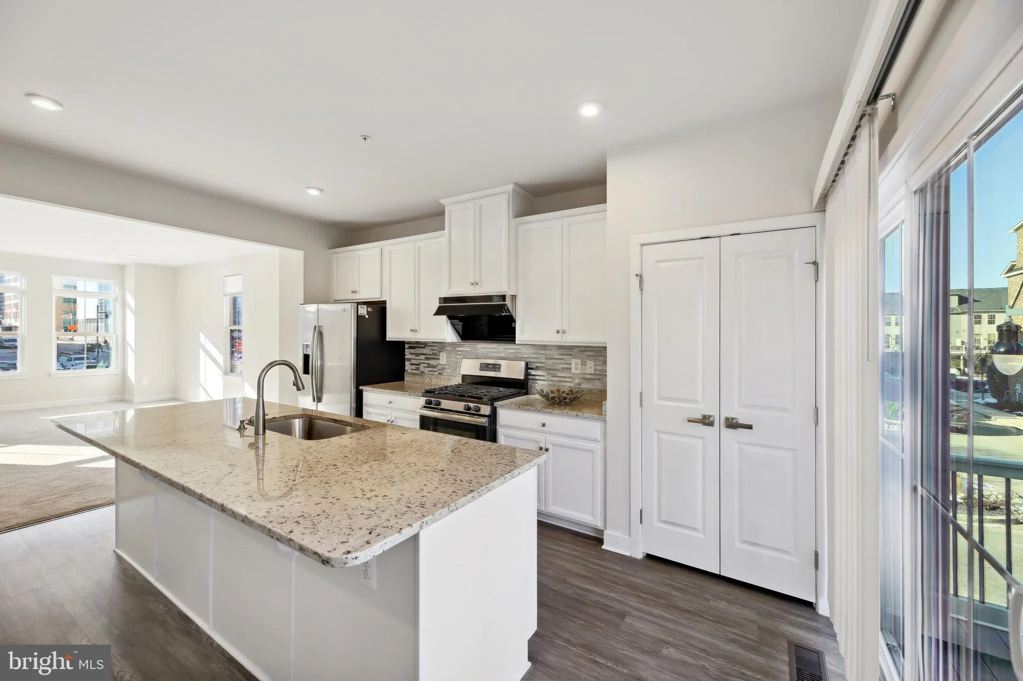 Baltimore, Maryland 21205, United States, 3 Bedrooms Bedrooms, ,3 BathroomsBathrooms,Residential,Contingent,19854