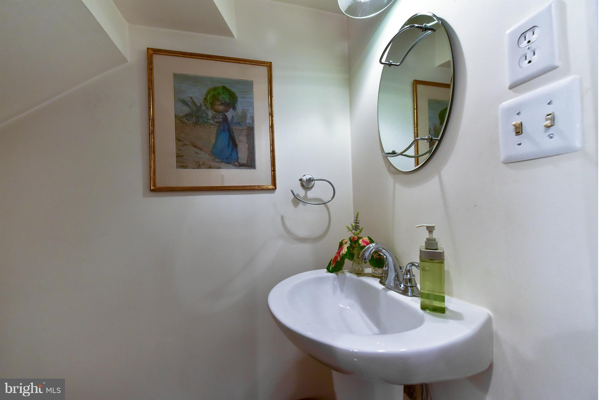 WASHINGTON SQUARE - Residential Lease