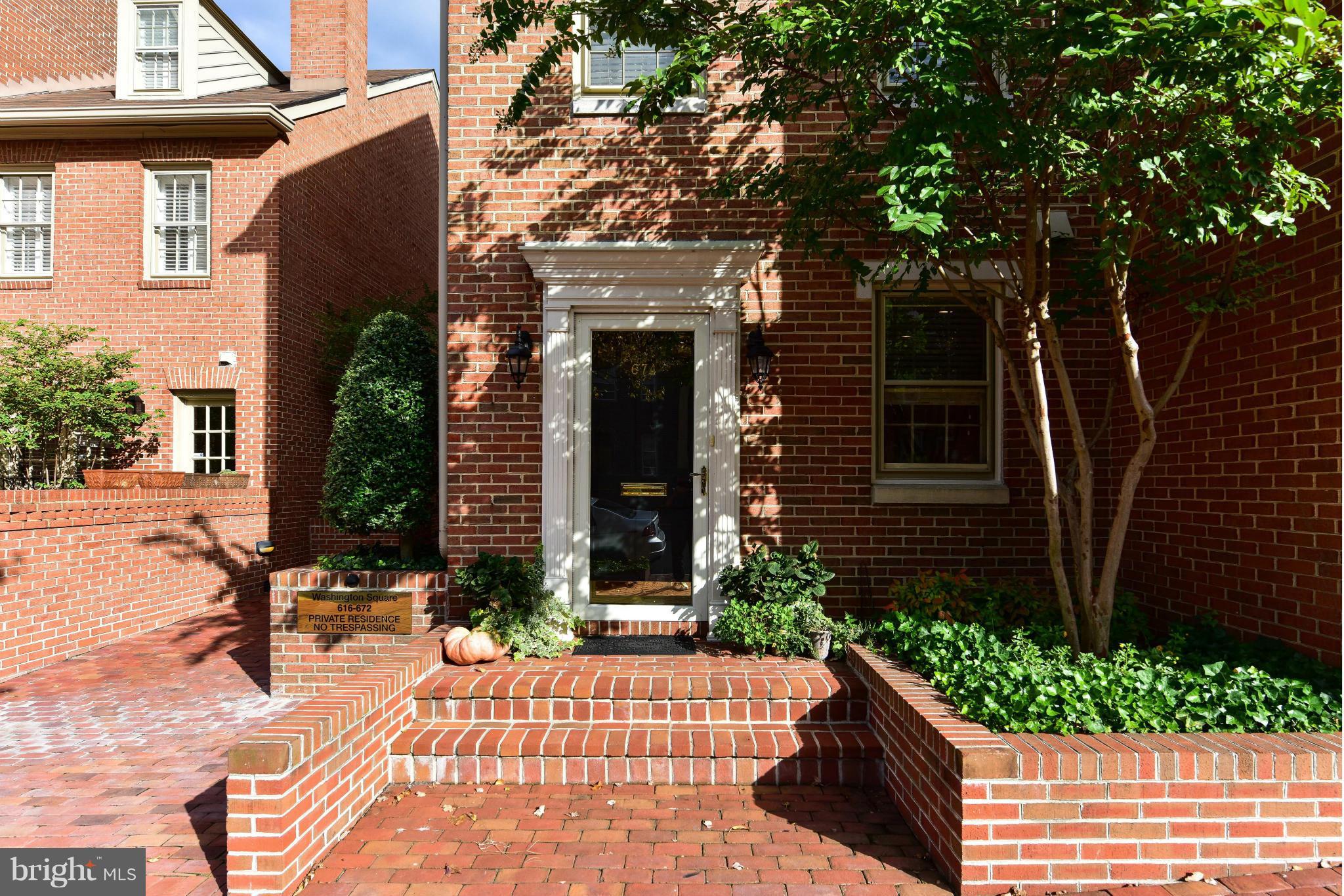 WASHINGTON SQUARE - Residential Lease