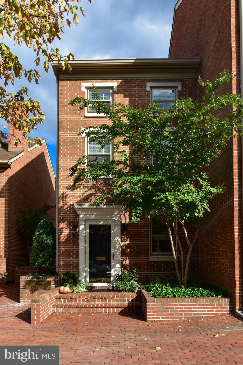 WASHINGTON SQUARE - Residential Lease