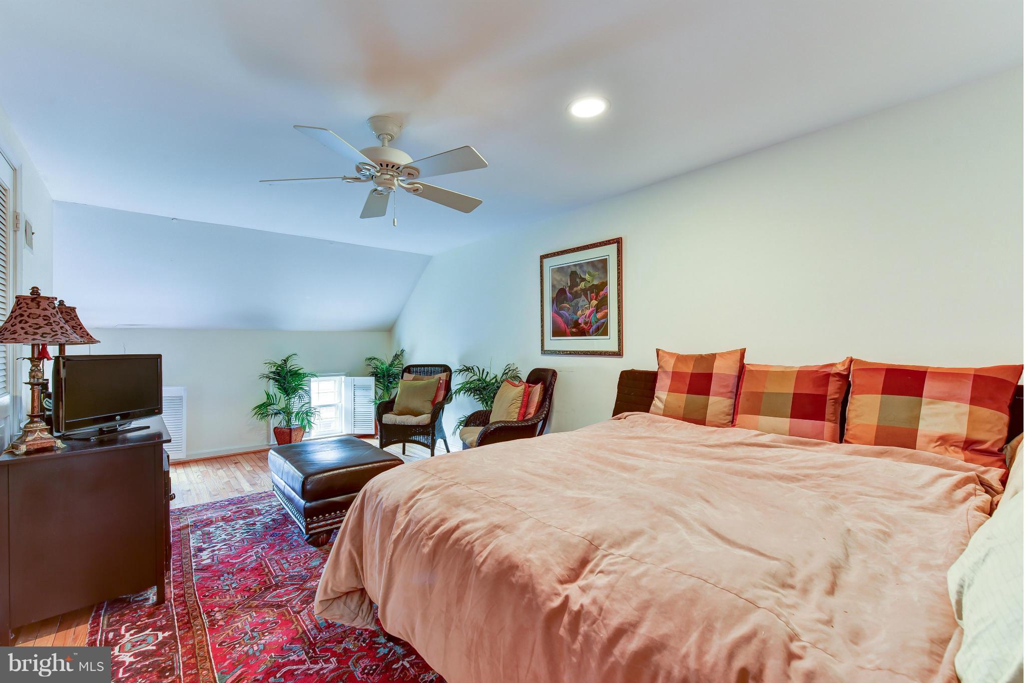 WASHINGTON SQUARE - Residential Lease