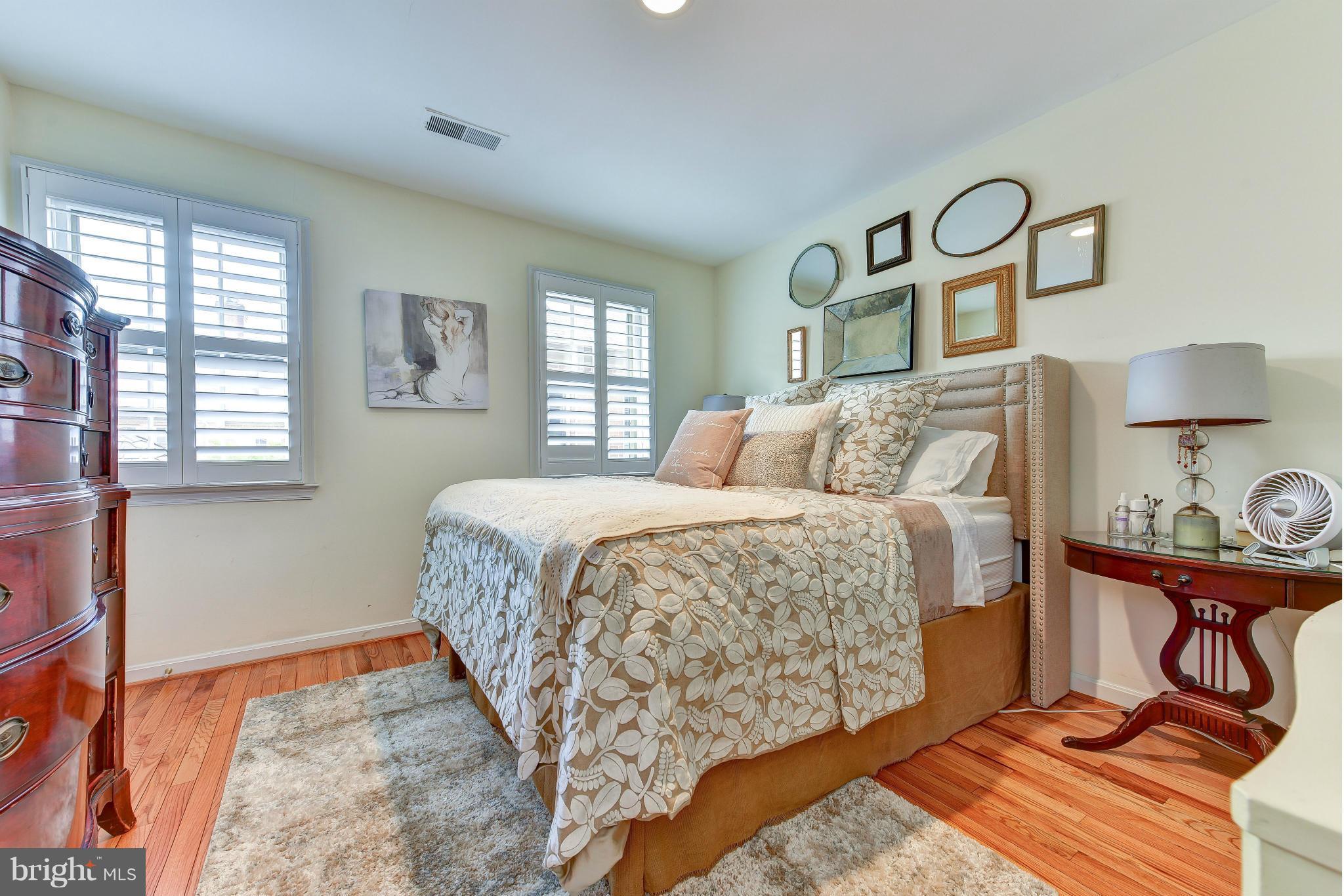 WASHINGTON SQUARE - Residential Lease