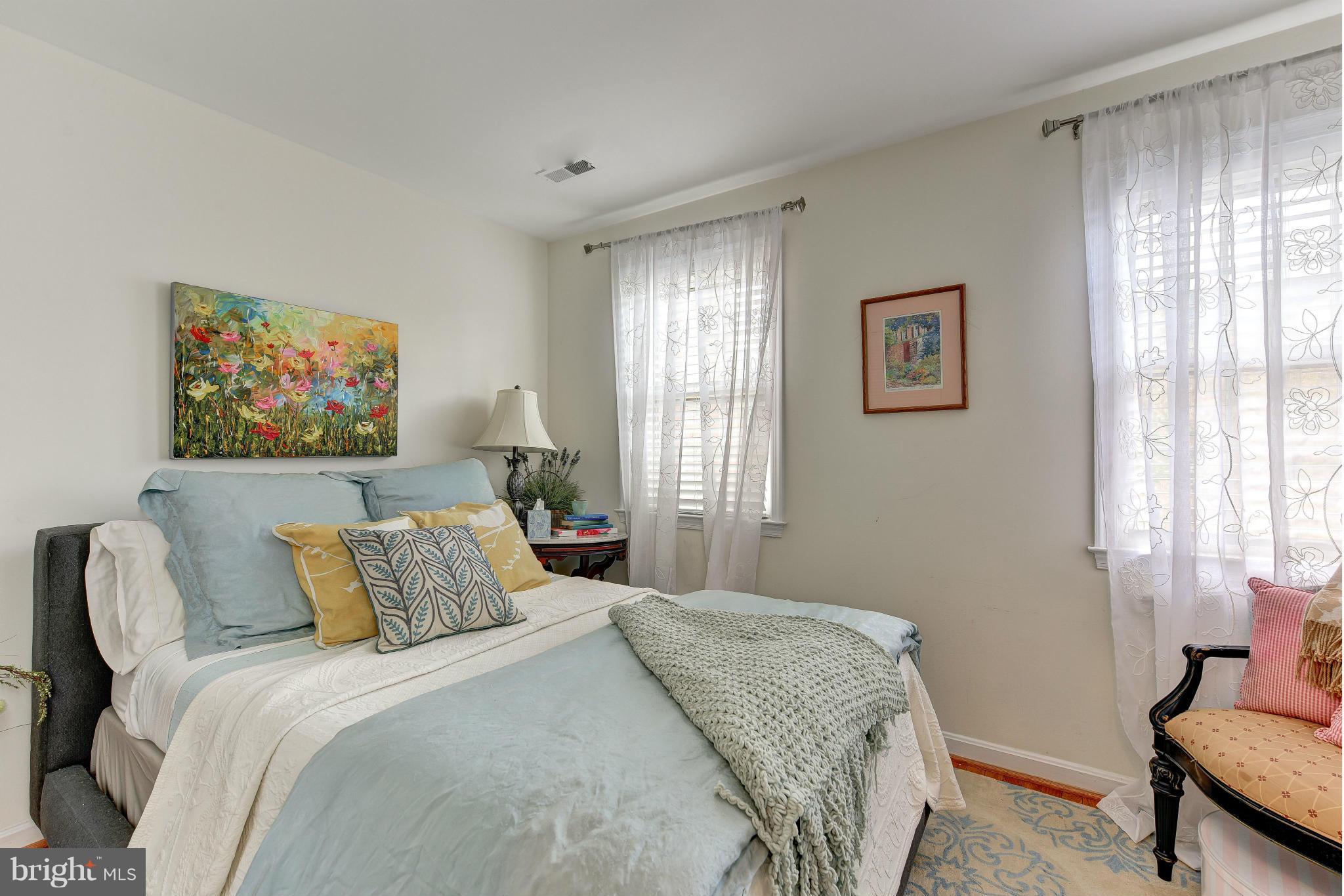 WASHINGTON SQUARE - Residential Lease