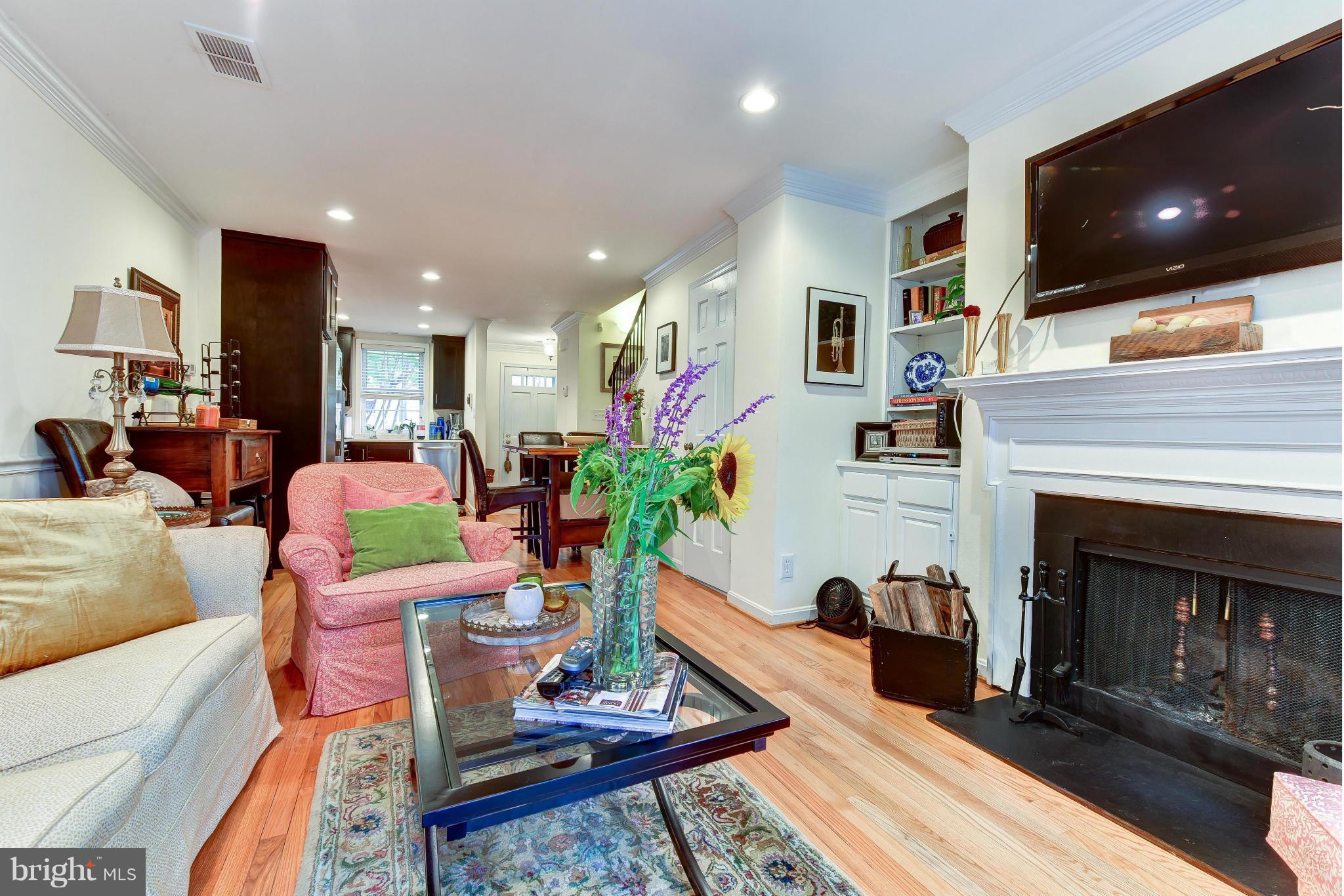 WASHINGTON SQUARE - Residential Lease