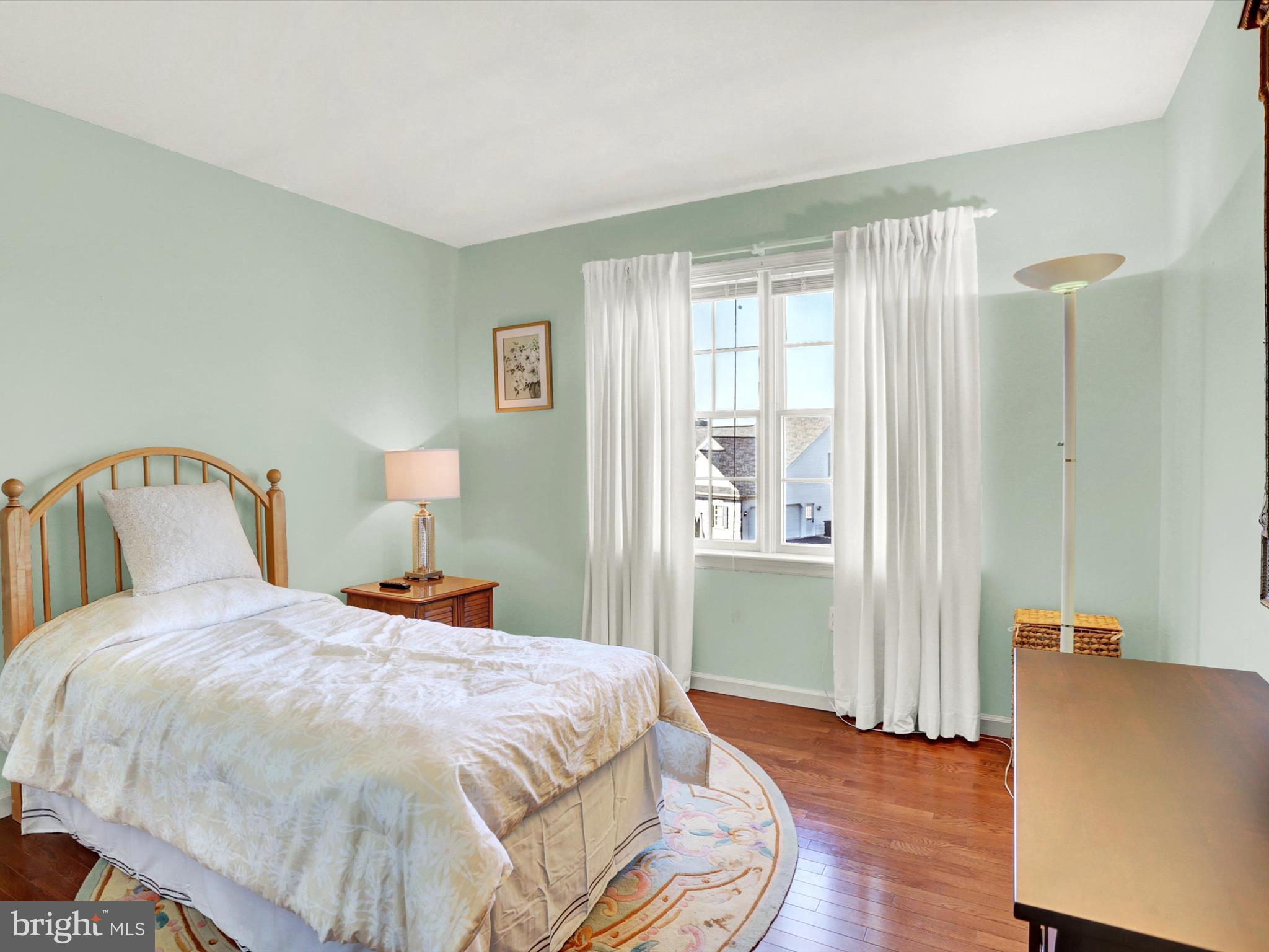 THE OAKS OF N LONDONDERRY - Residential