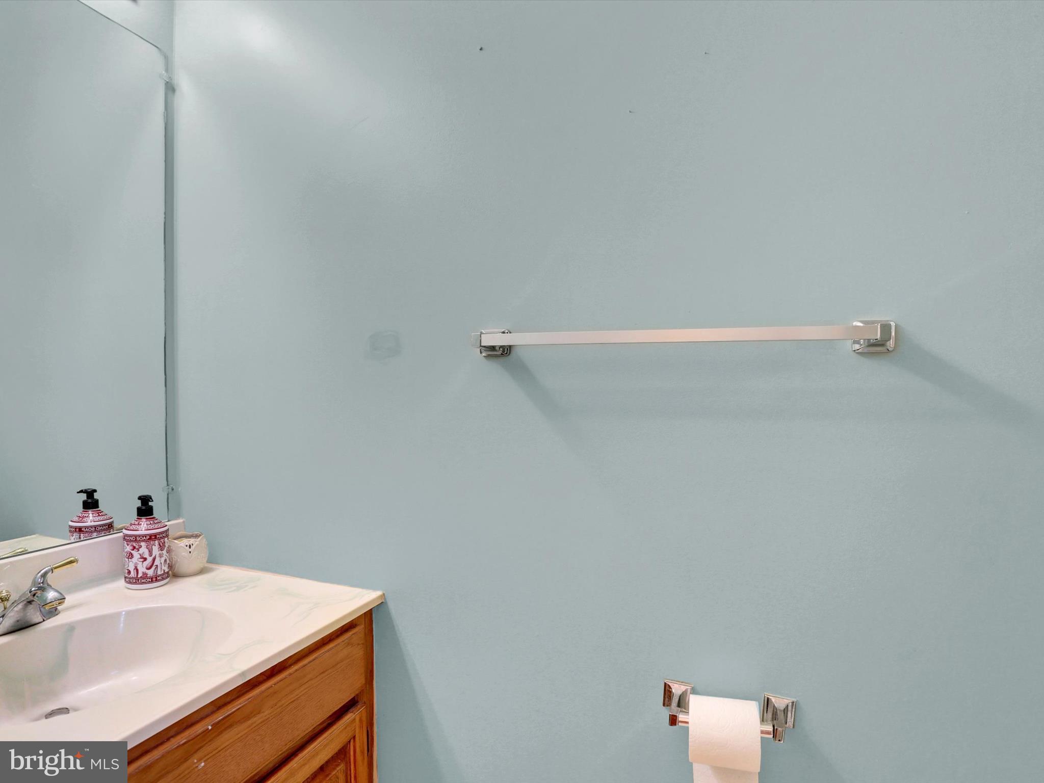 THE OAKS OF N LONDONDERRY - Residential