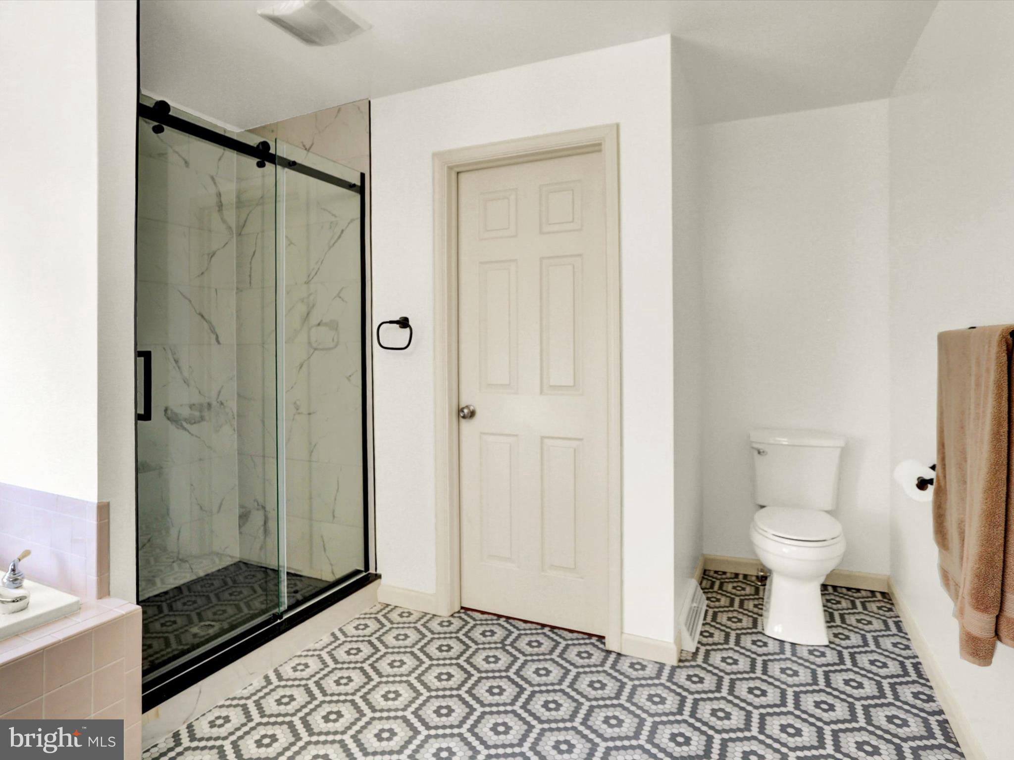 THE OAKS OF N LONDONDERRY - Residential