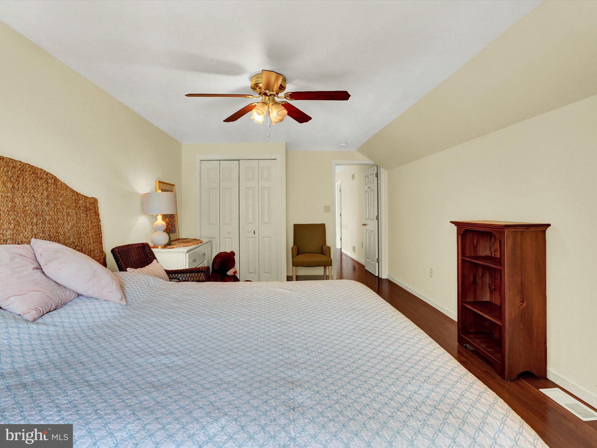 THE OAKS OF N LONDONDERRY - Residential