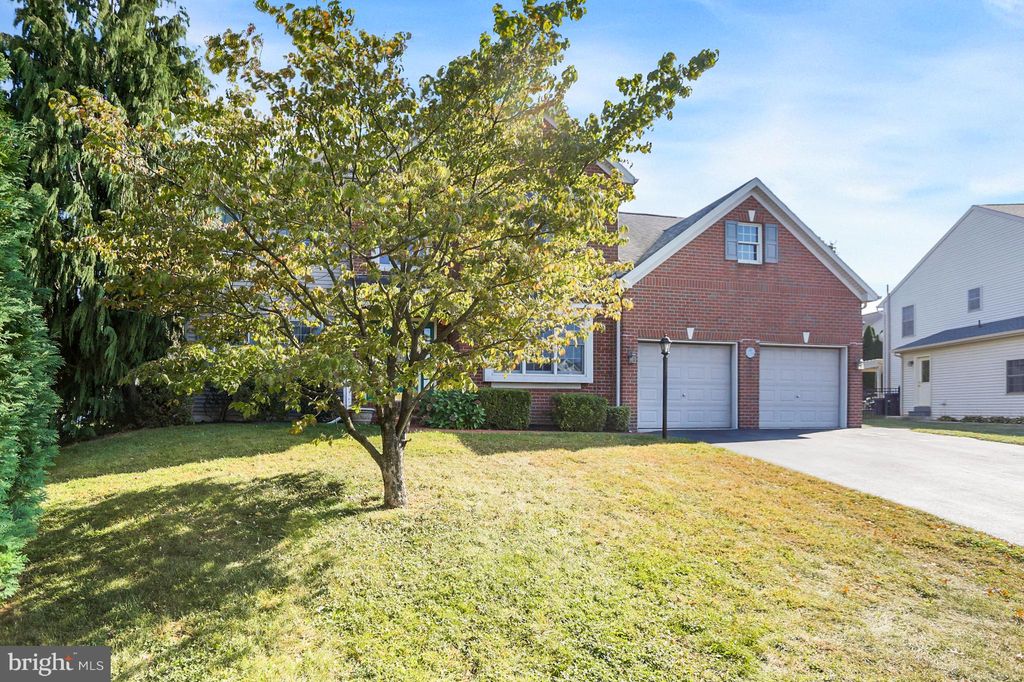 Photo of 23 Pin Oak Street, PALMYRA, PA 17078 (MLS # PALN2022904)