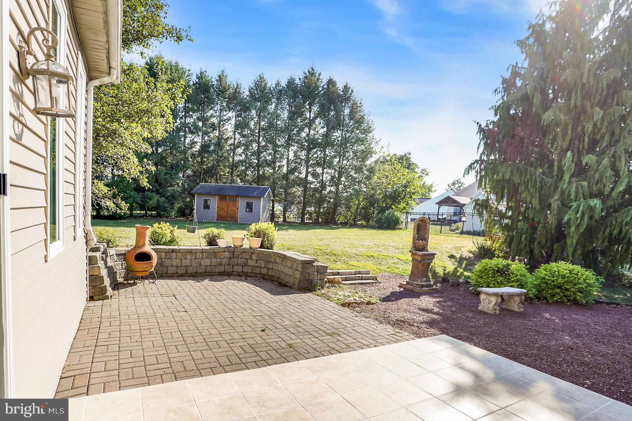 THE OAKS OF N LONDONDERRY - Residential