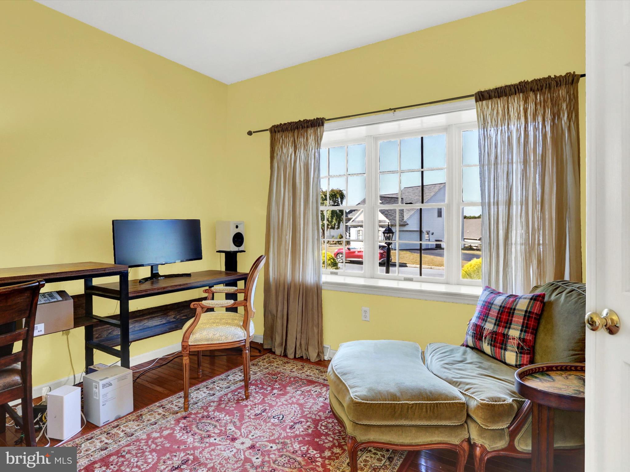 THE OAKS OF N LONDONDERRY - Residential