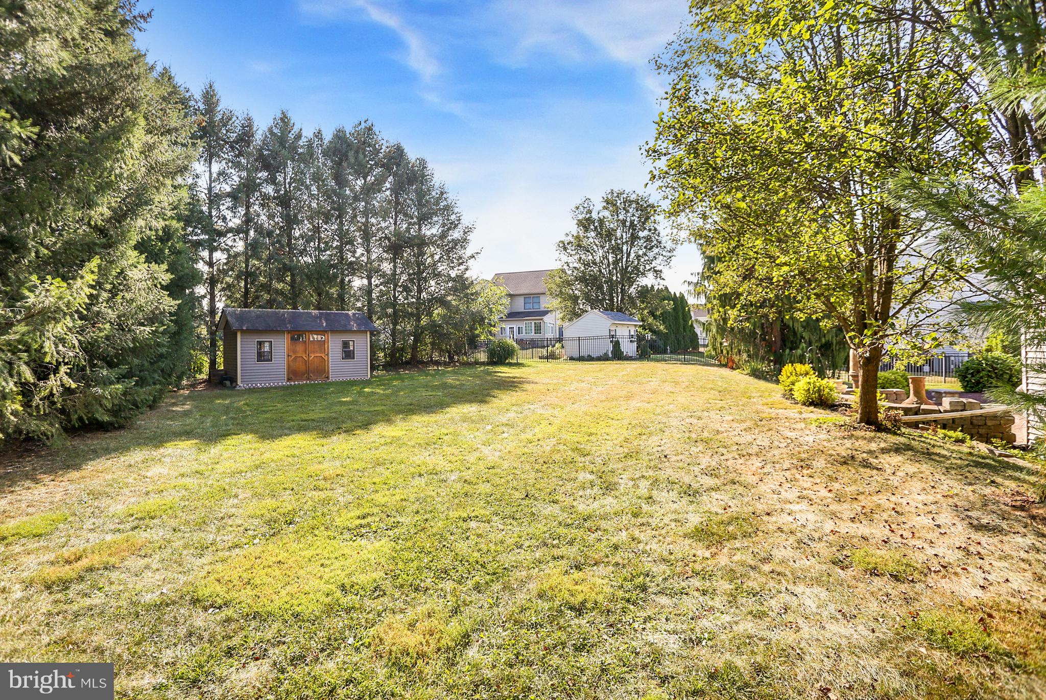 THE OAKS OF N LONDONDERRY - Residential