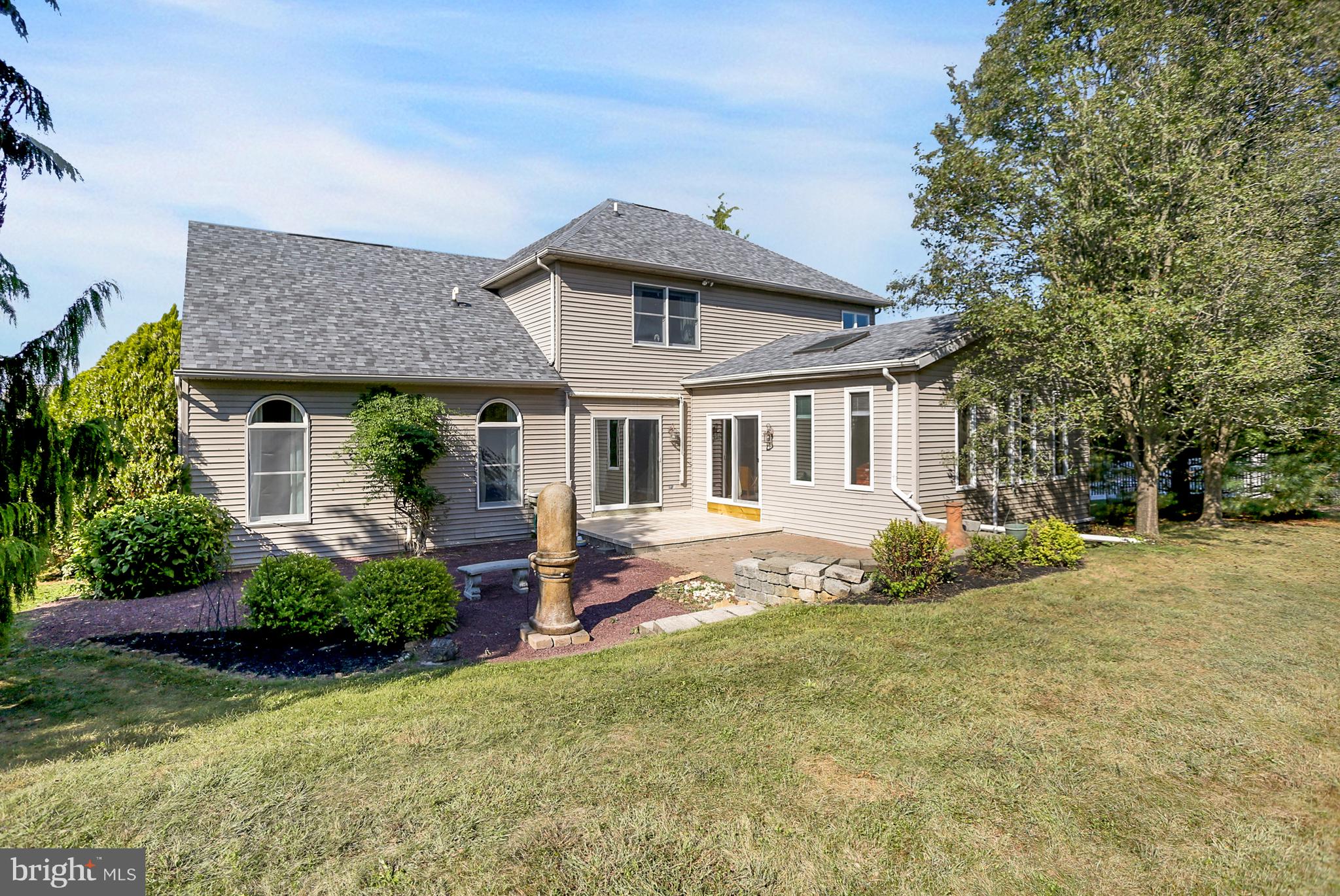 THE OAKS OF N LONDONDERRY - Residential