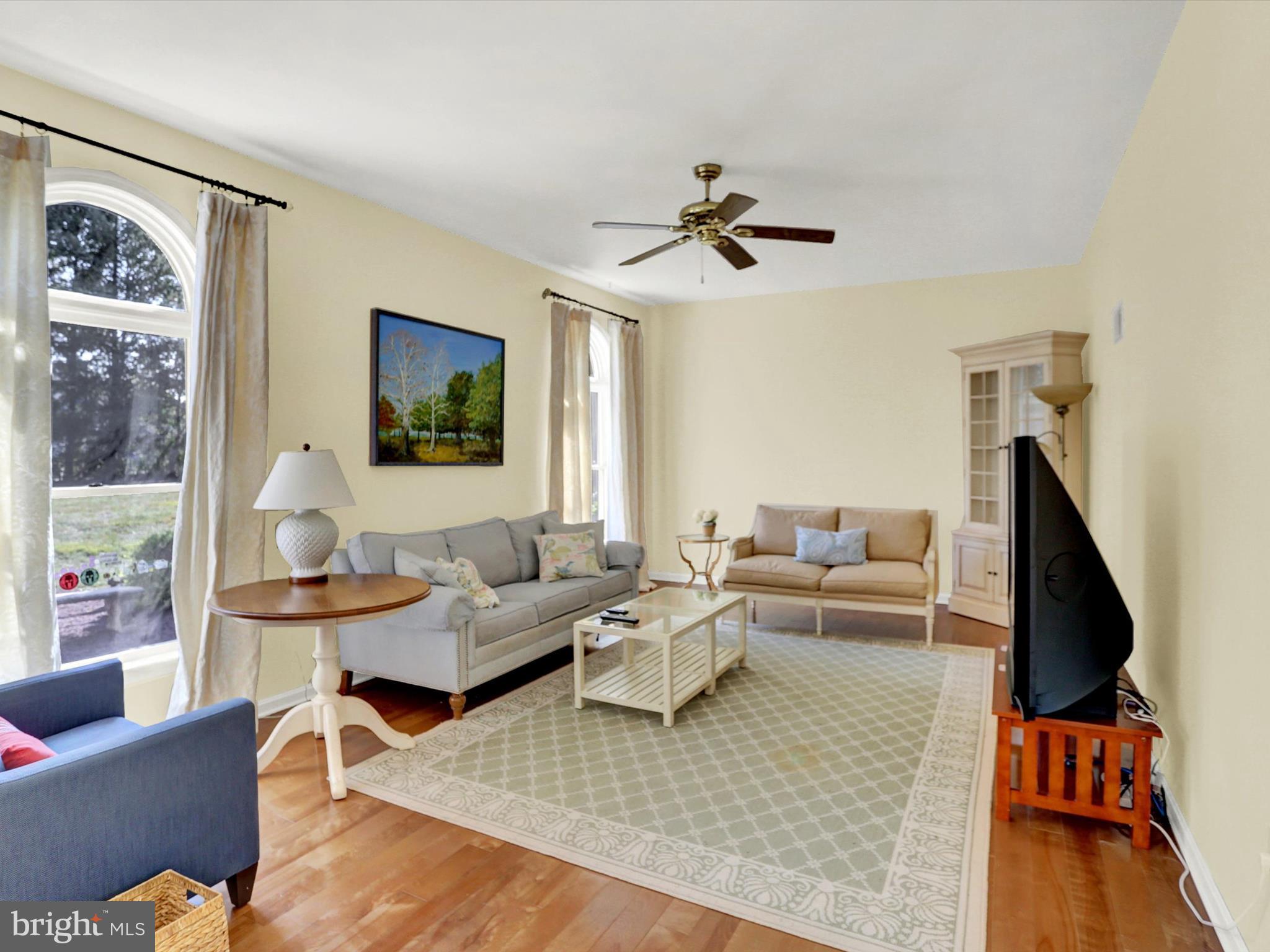 THE OAKS OF N LONDONDERRY - Residential