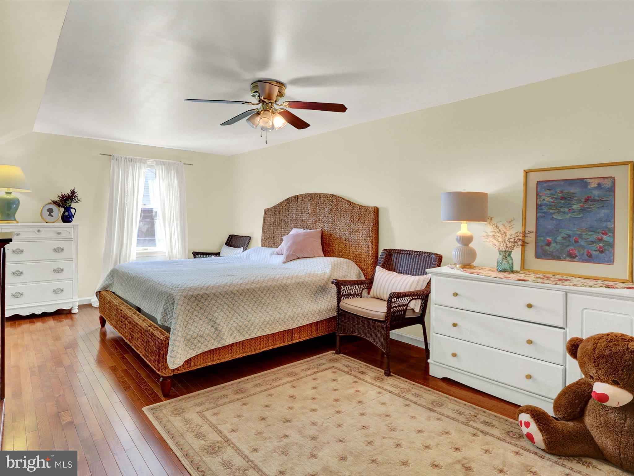 THE OAKS OF N LONDONDERRY - Residential