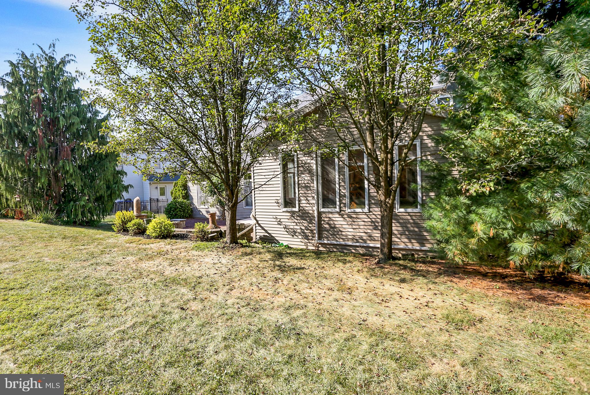 THE OAKS OF N LONDONDERRY - Residential