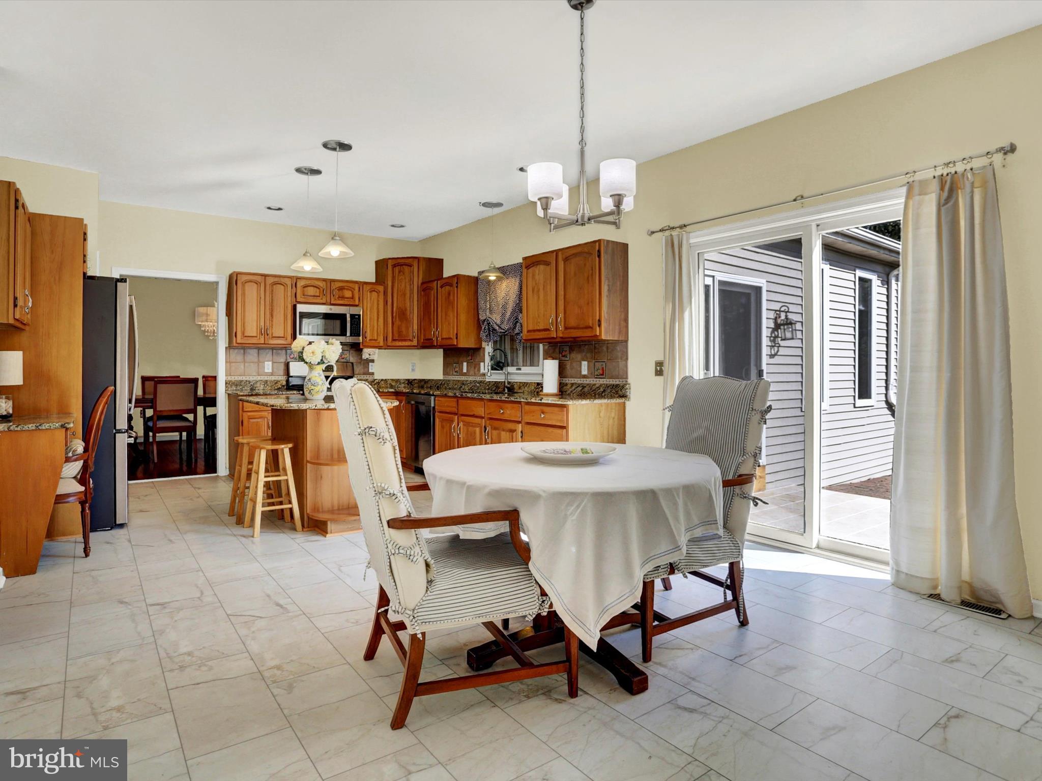 THE OAKS OF N LONDONDERRY - Residential