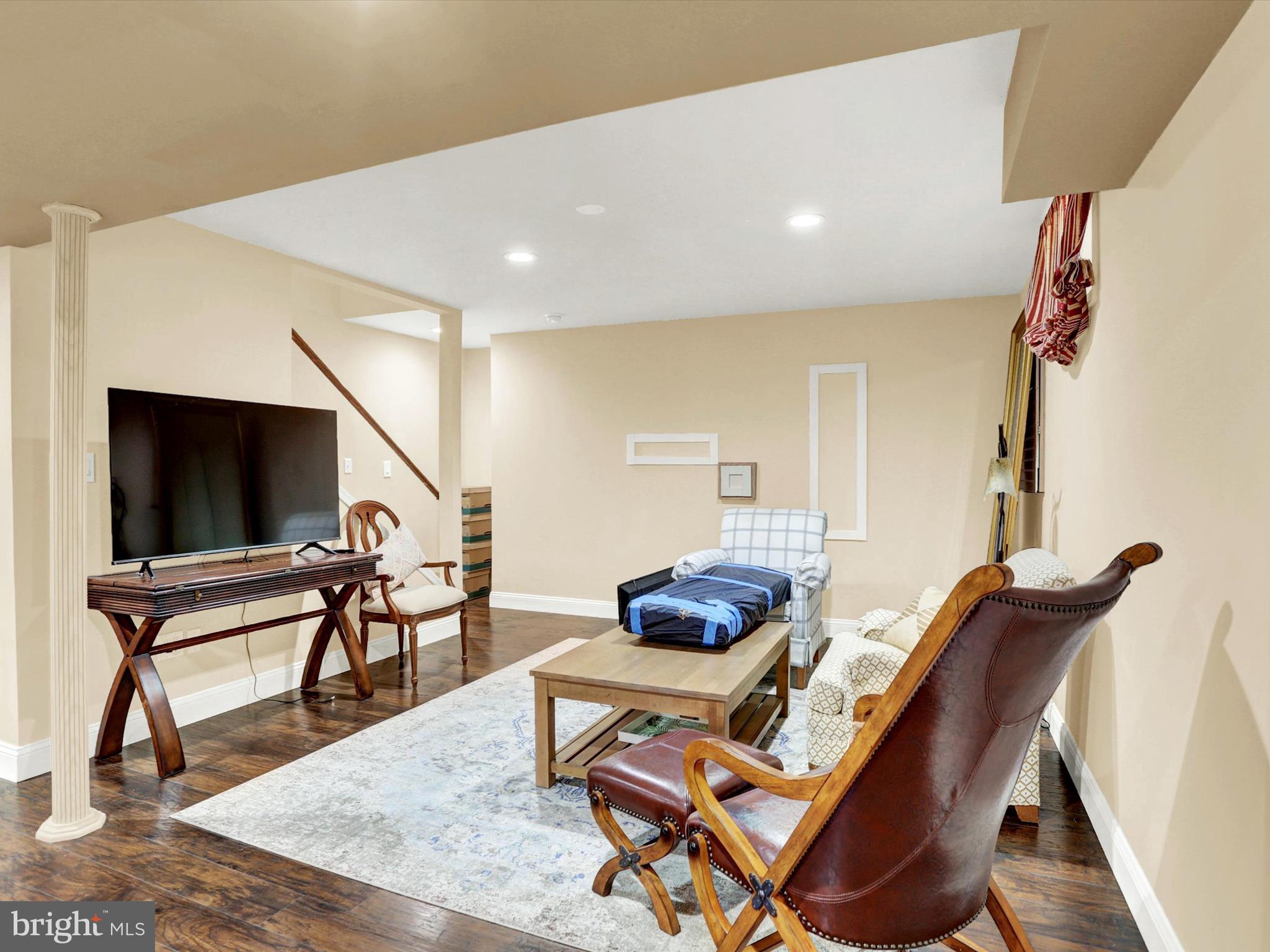 THE OAKS OF N LONDONDERRY - Residential