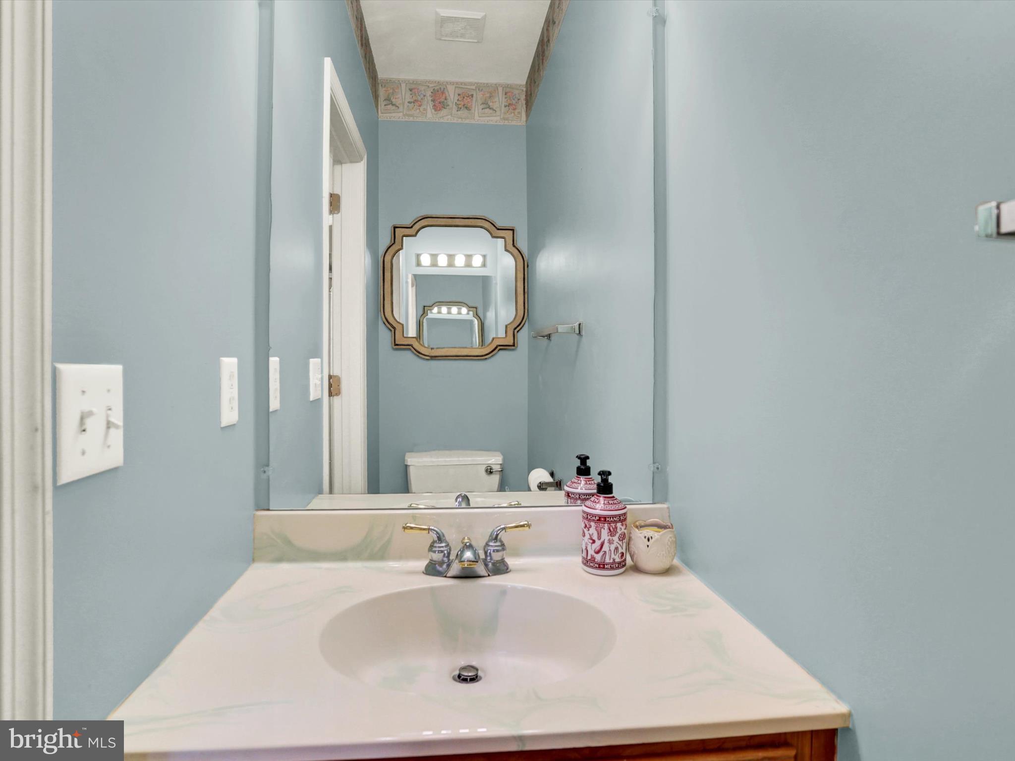 THE OAKS OF N LONDONDERRY - Residential