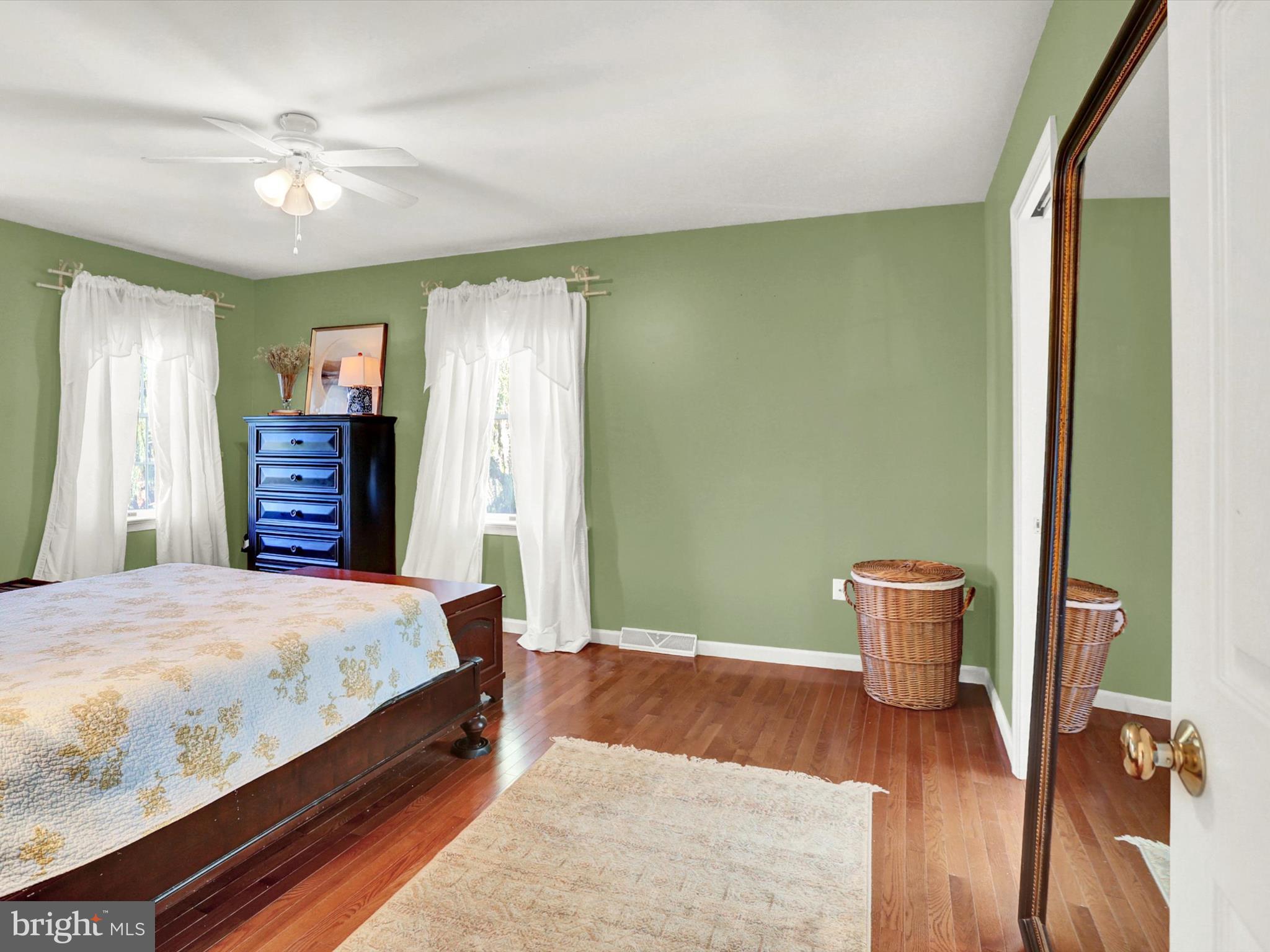 THE OAKS OF N LONDONDERRY - Residential