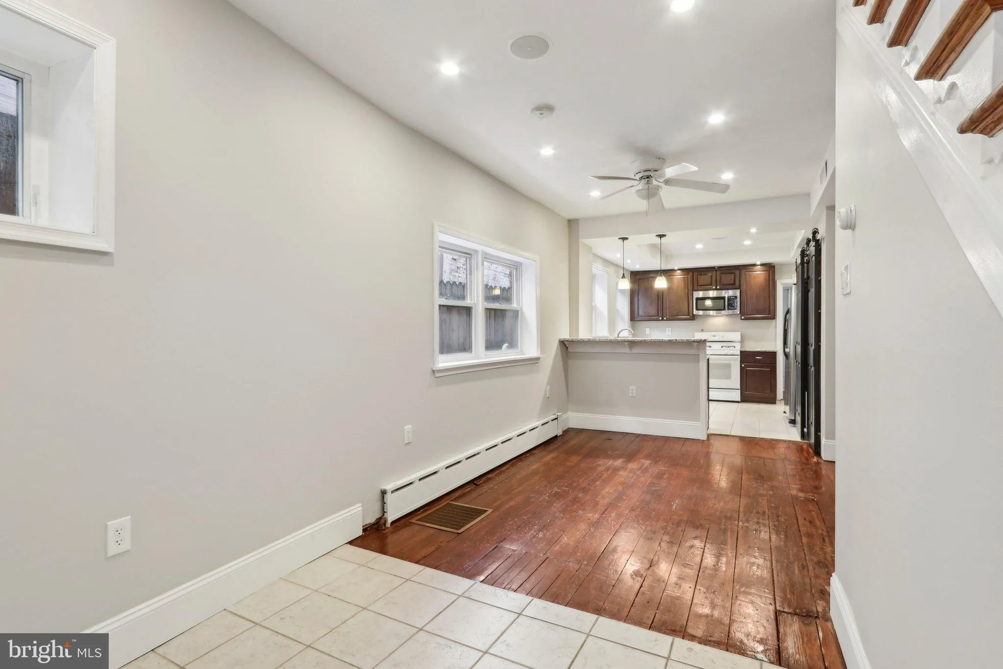 Philadelphia, Pennsylvania 19123, United States, 3 Bedrooms Bedrooms, ,4 BathroomsBathrooms,Residential,Pending,19722