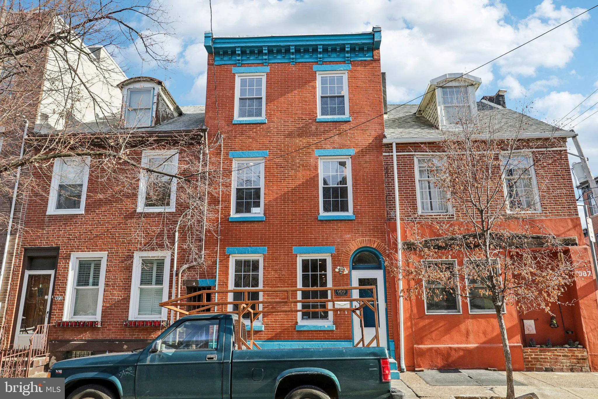 Philadelphia, Pennsylvania 19123, United States, 3 Bedrooms Bedrooms, ,4 BathroomsBathrooms,Residential,Pending,19722