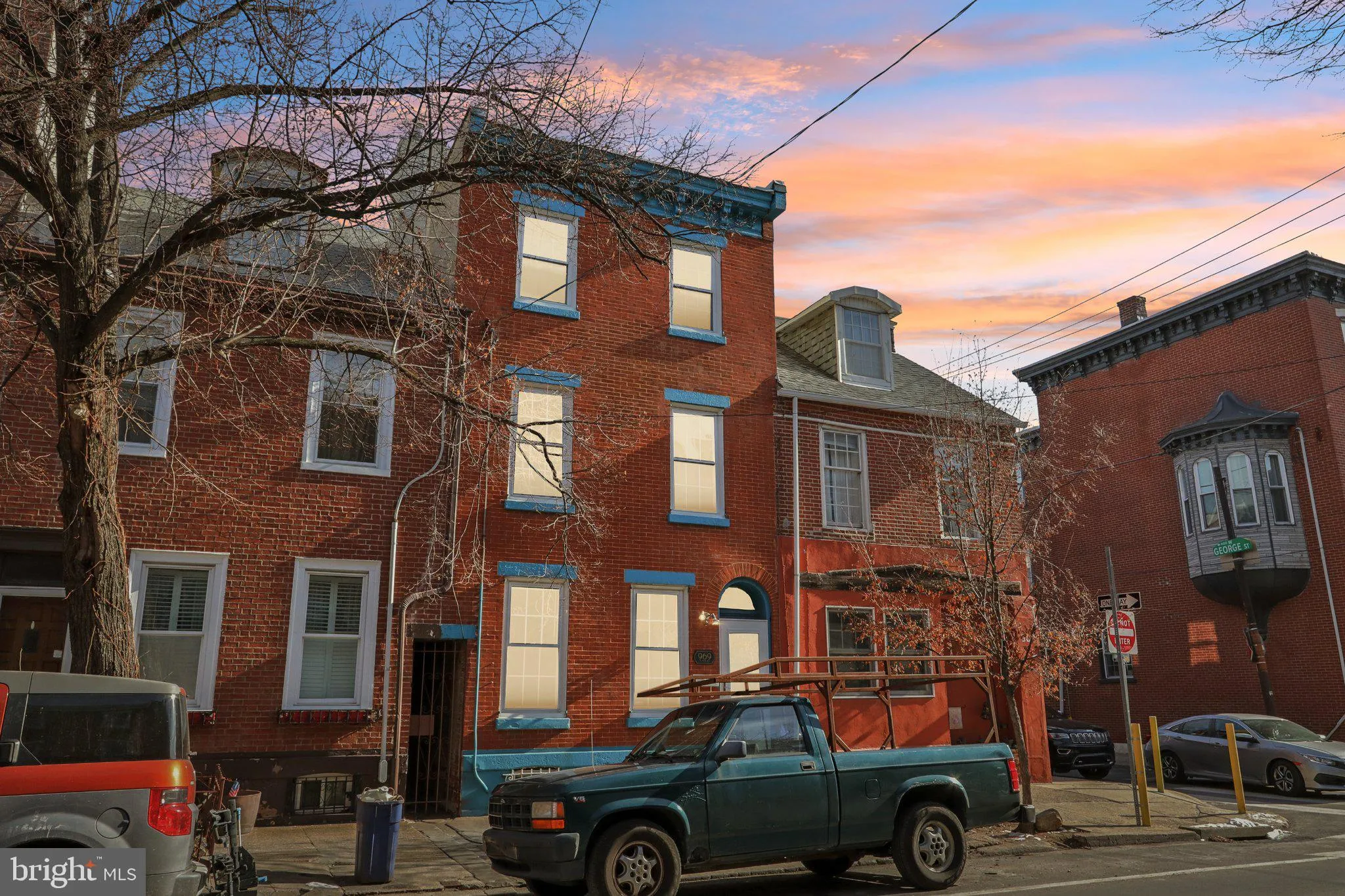 Philadelphia, Pennsylvania 19123, United States, 3 Bedrooms Bedrooms, ,4 BathroomsBathrooms,Residential,Pending,19722