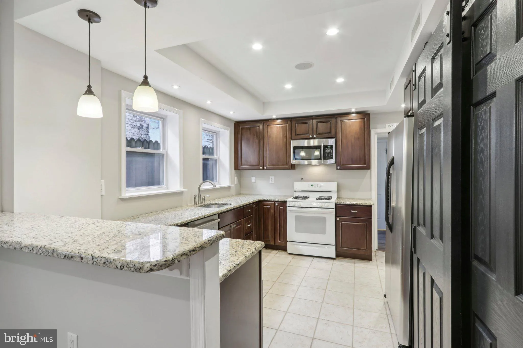 Philadelphia, Pennsylvania 19123, United States, 3 Bedrooms Bedrooms, ,4 BathroomsBathrooms,Residential,Pending,19722