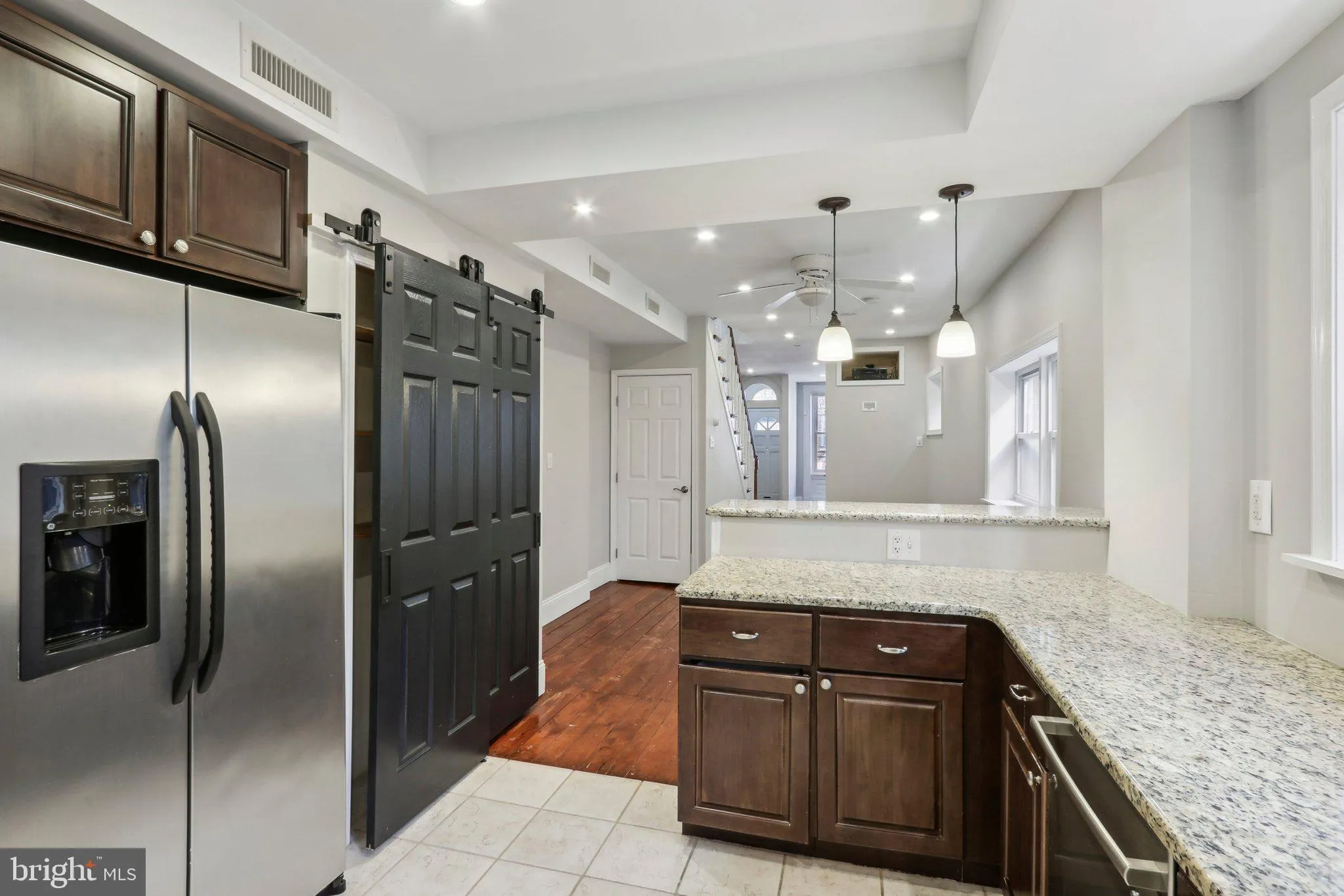 Philadelphia, Pennsylvania 19123, United States, 3 Bedrooms Bedrooms, ,4 BathroomsBathrooms,Residential,Pending,19722