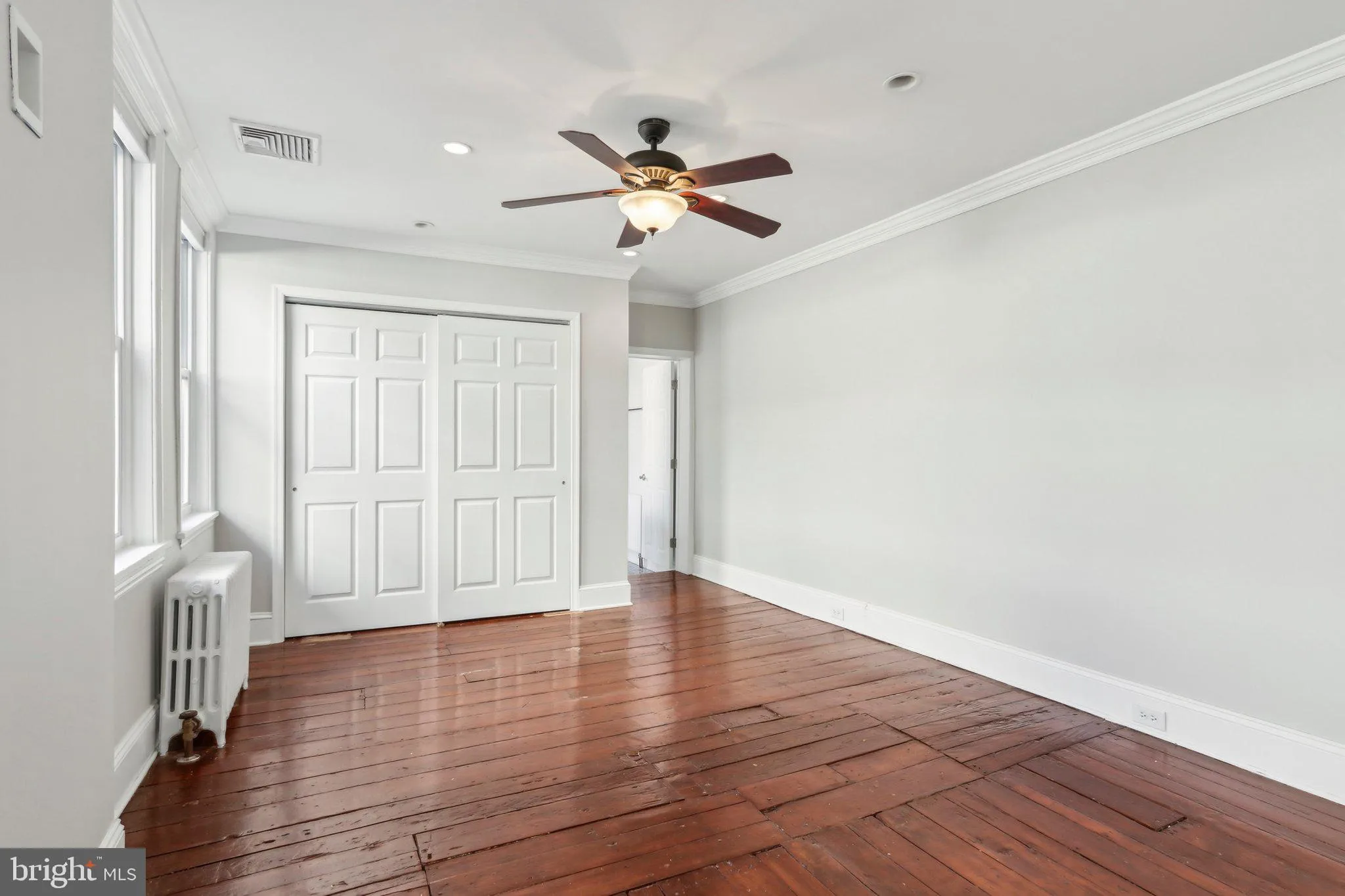 Philadelphia, Pennsylvania 19123, United States, 3 Bedrooms Bedrooms, ,4 BathroomsBathrooms,Residential,Pending,19722