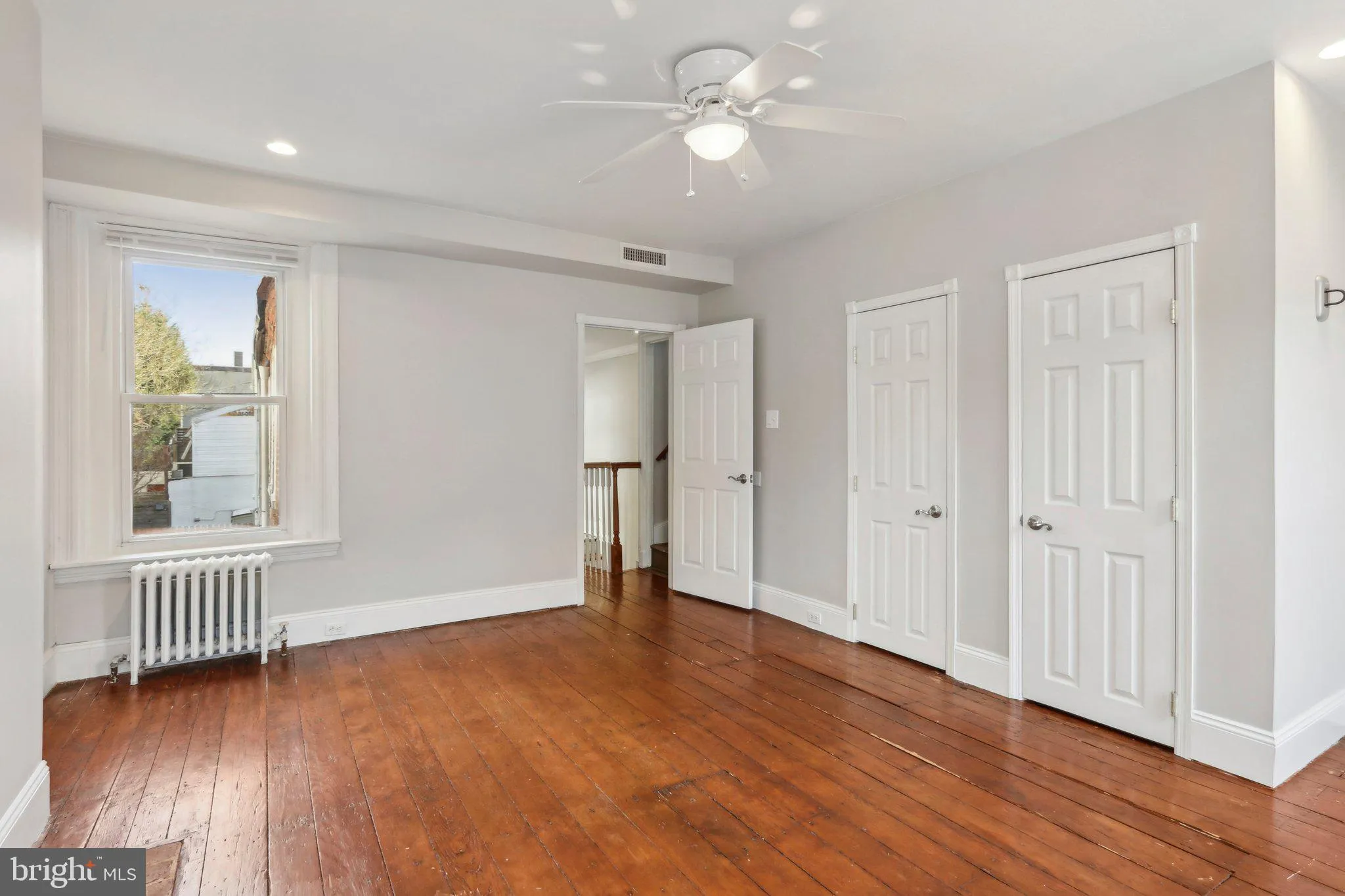 Philadelphia, Pennsylvania 19123, United States, 3 Bedrooms Bedrooms, ,4 BathroomsBathrooms,Residential,Pending,19722