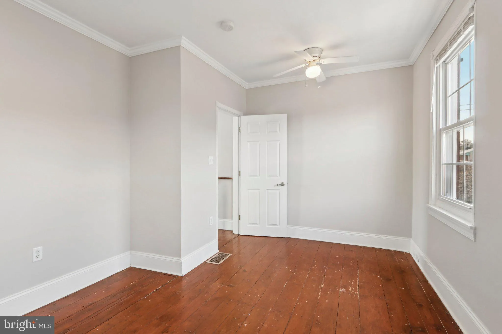 Philadelphia, Pennsylvania 19123, United States, 3 Bedrooms Bedrooms, ,4 BathroomsBathrooms,Residential,Pending,19722