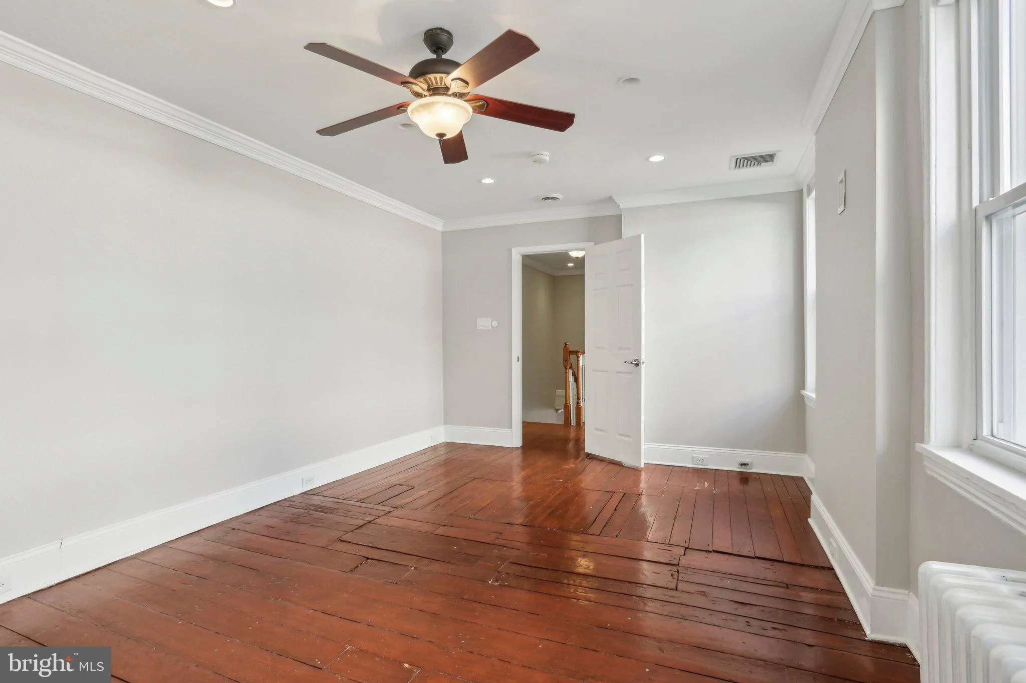 Philadelphia, Pennsylvania 19123, United States, 3 Bedrooms Bedrooms, ,4 BathroomsBathrooms,Residential,Pending,19722