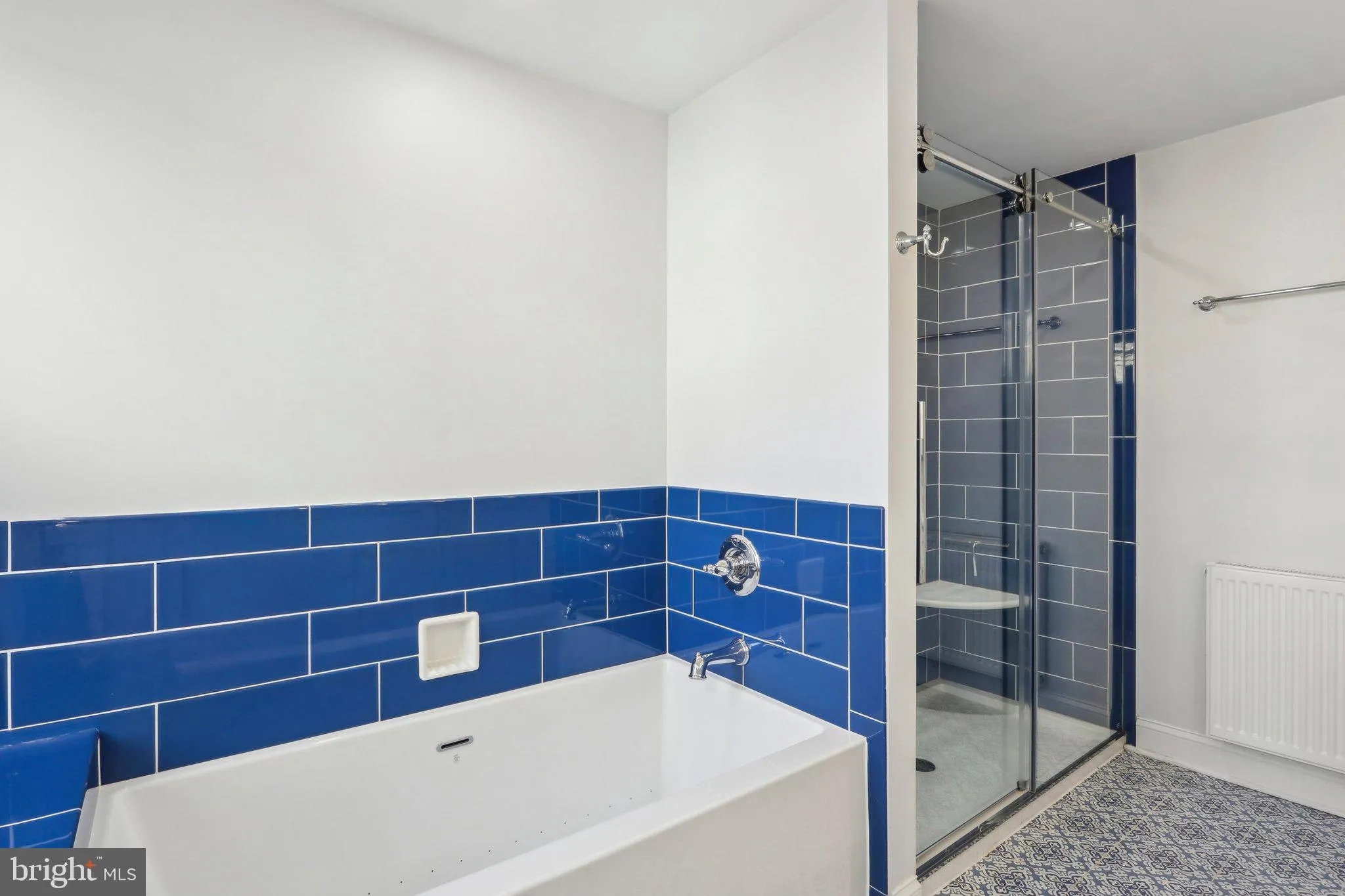 Philadelphia, Pennsylvania 19123, United States, 3 Bedrooms Bedrooms, ,4 BathroomsBathrooms,Residential,Pending,19722