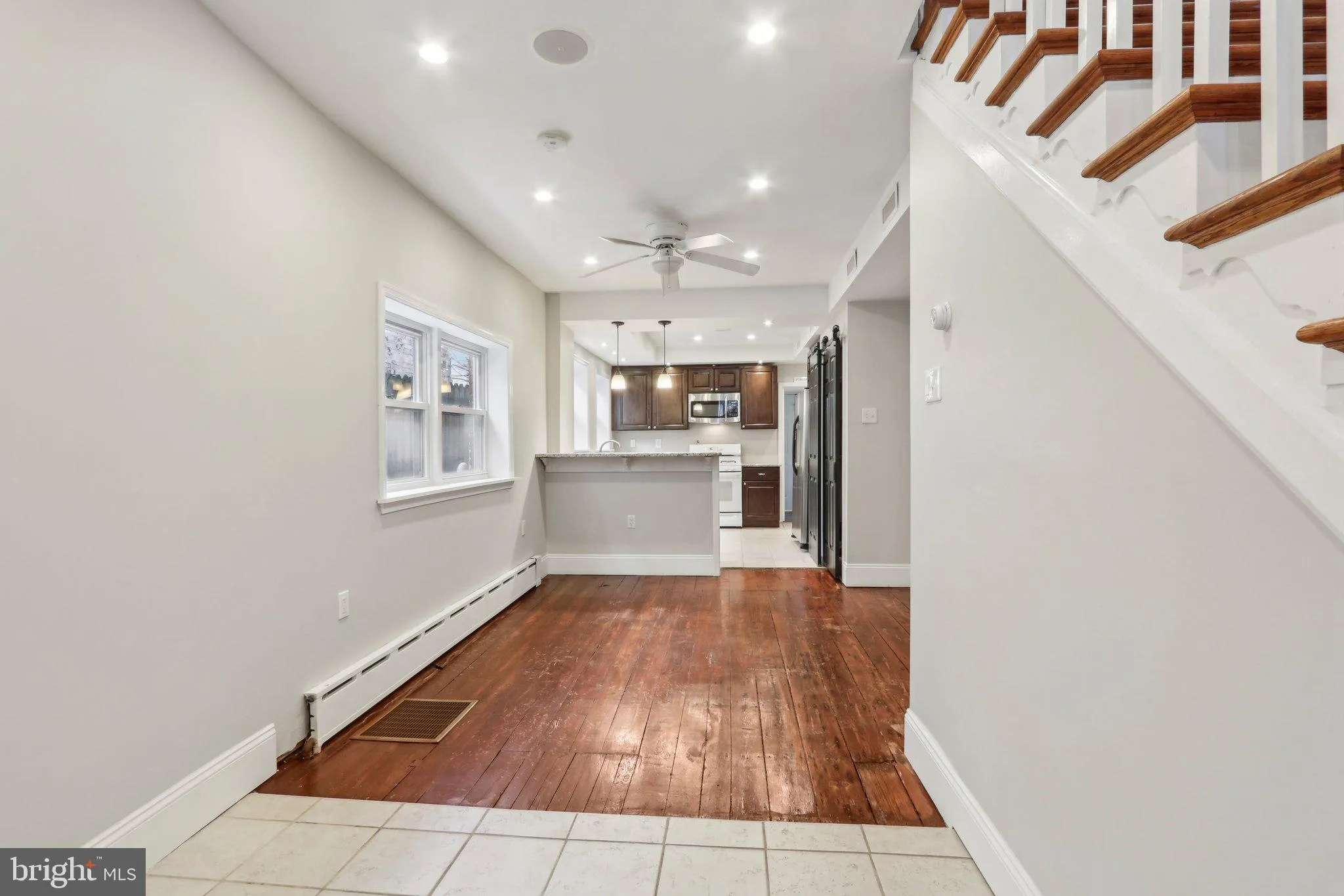 Philadelphia, Pennsylvania 19123, United States, 3 Bedrooms Bedrooms, ,4 BathroomsBathrooms,Residential,Pending,19722