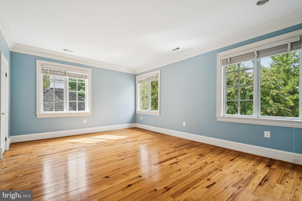 GREEN SPRING VALLEY - Residential