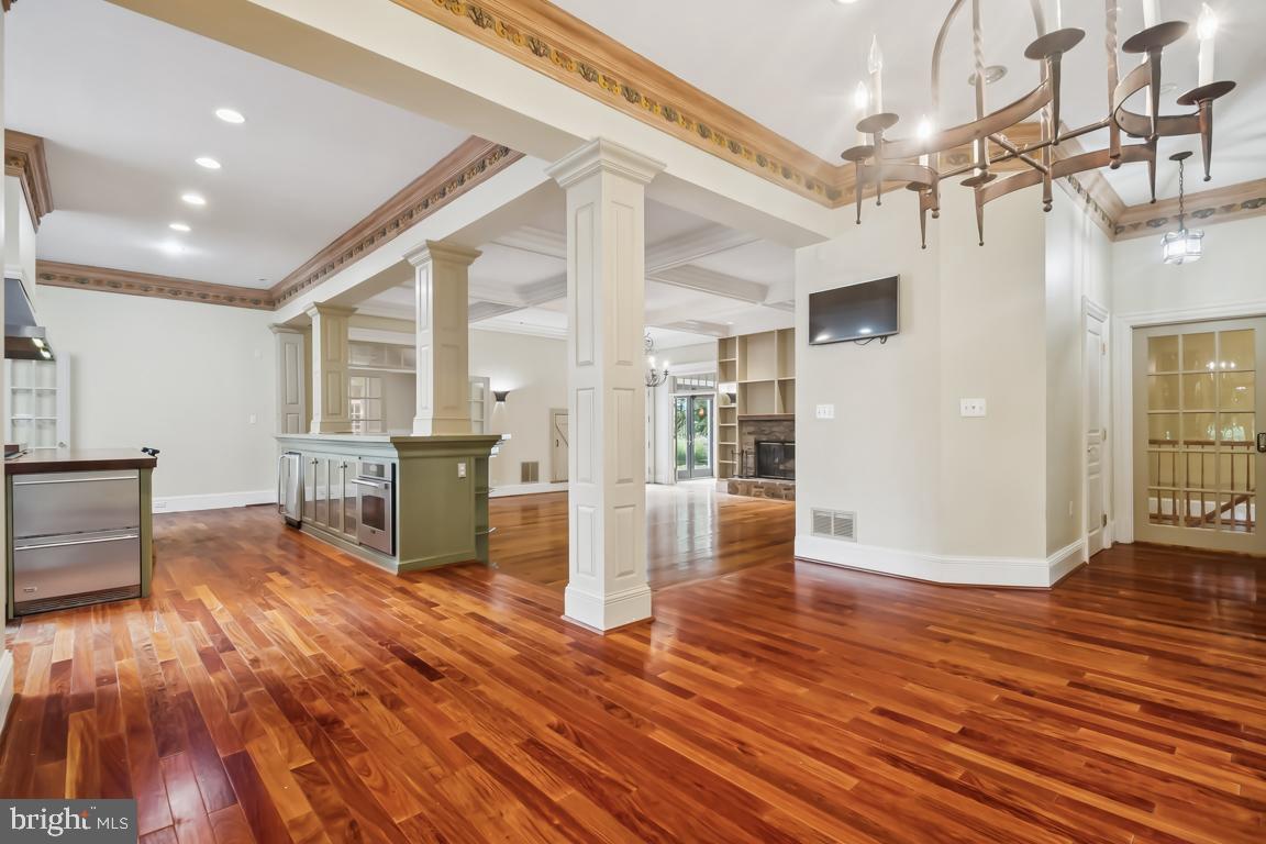 GREEN SPRING VALLEY - Residential