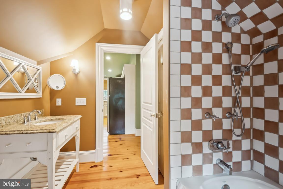 GREEN SPRING VALLEY - Residential