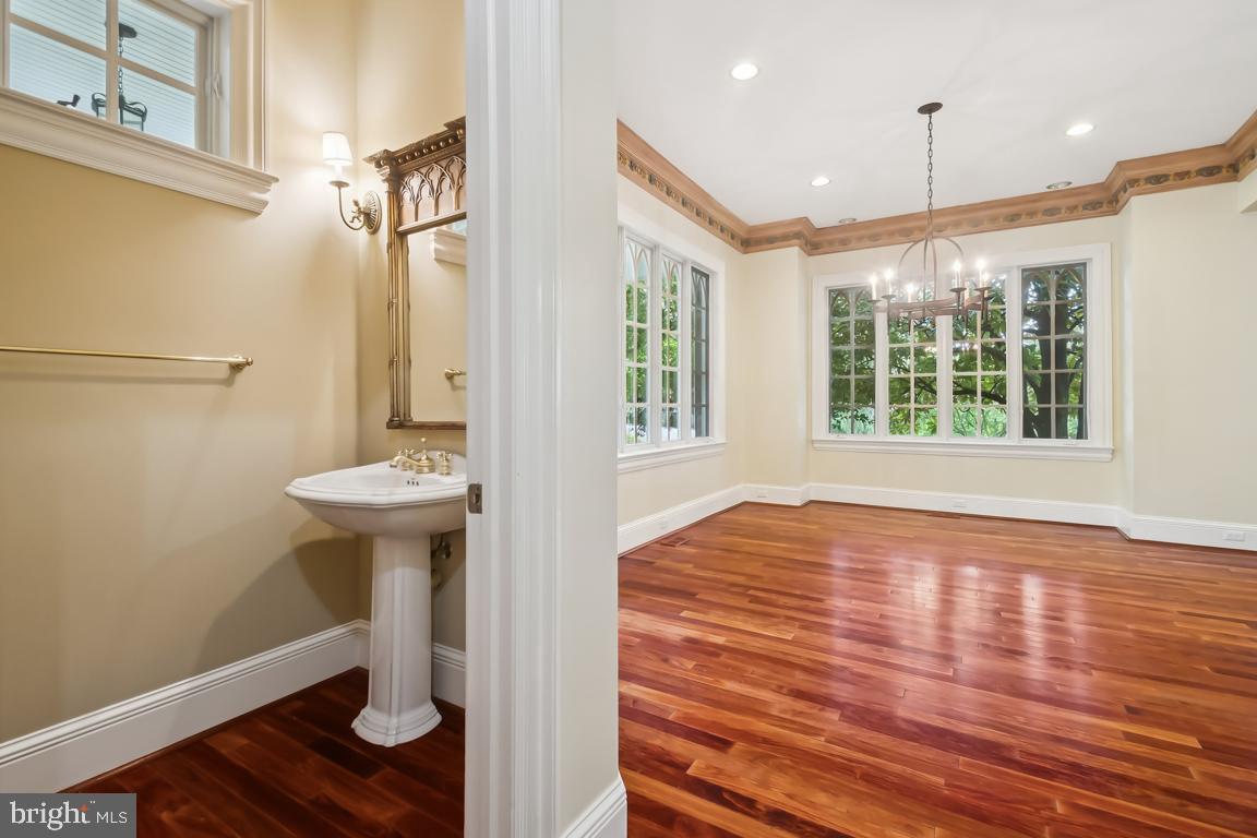 GREEN SPRING VALLEY - Residential