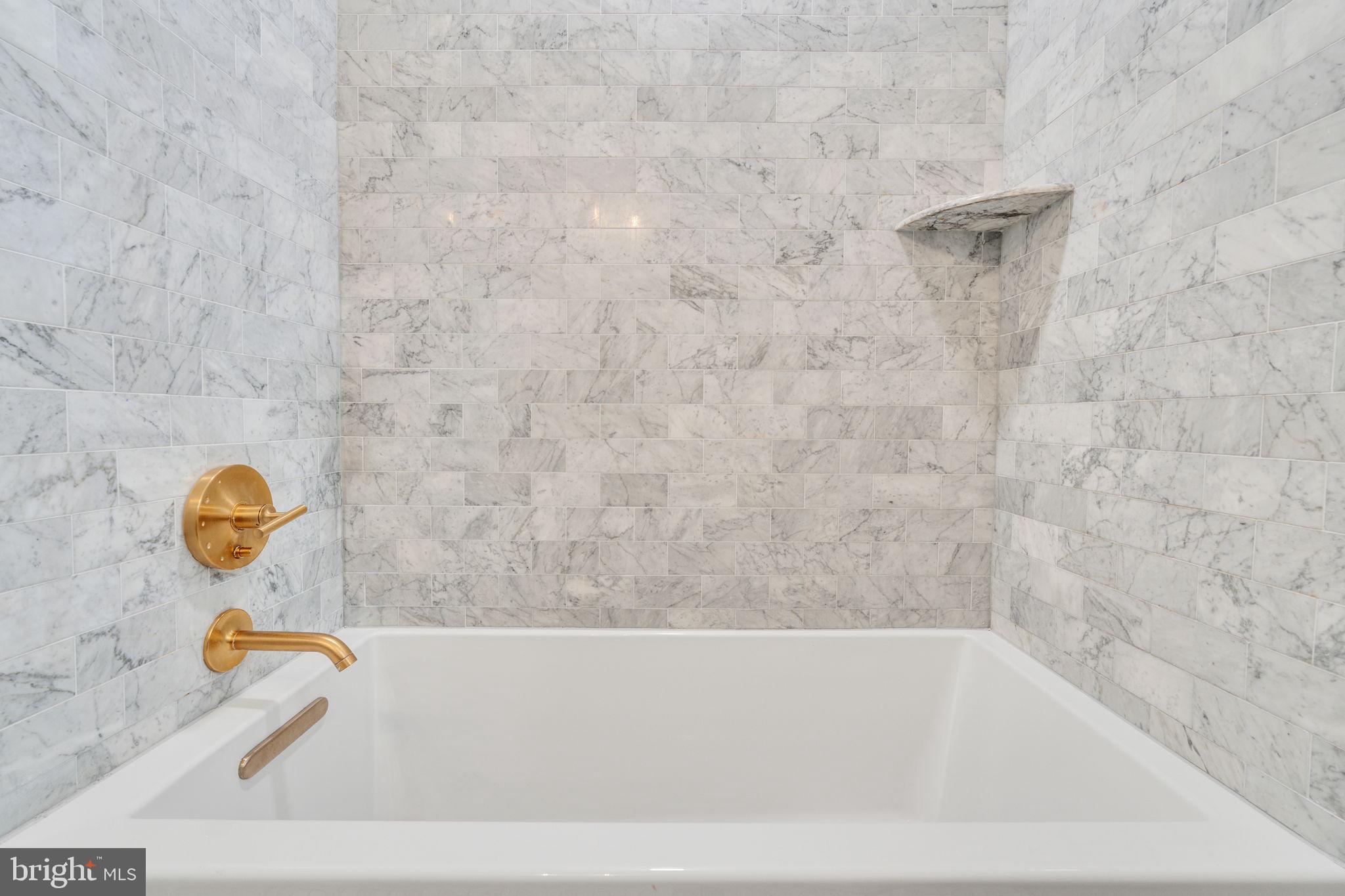 OLD TOWN - Residential Lease