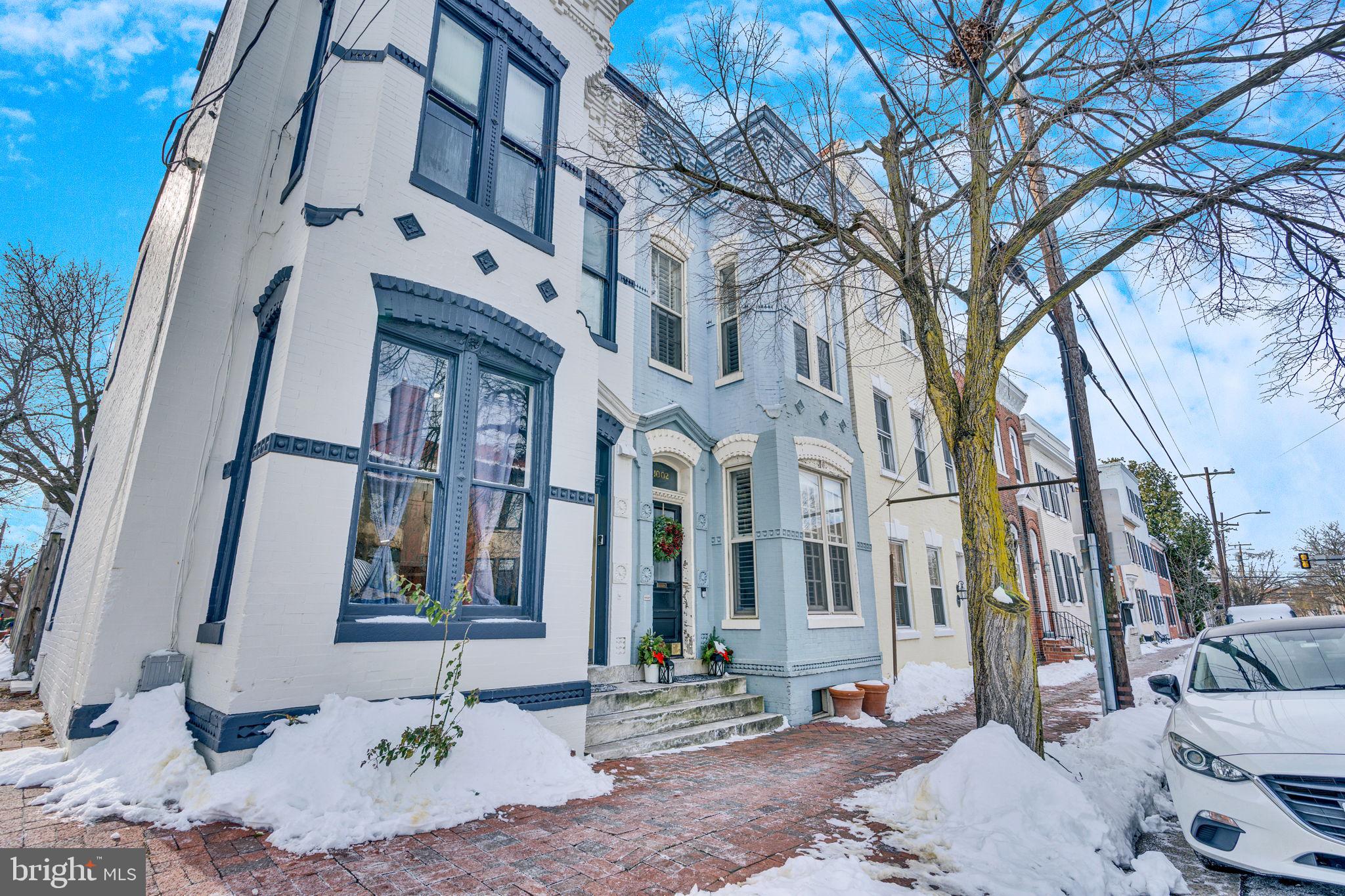 OLD TOWN - Residential Lease