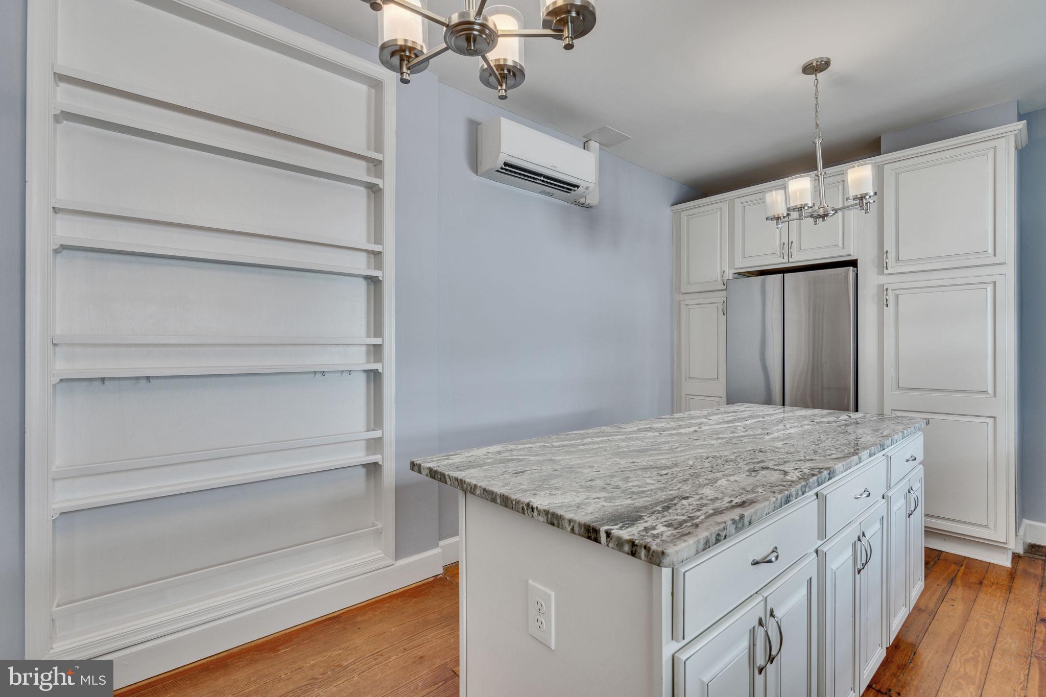 OLD TOWN - Residential Lease