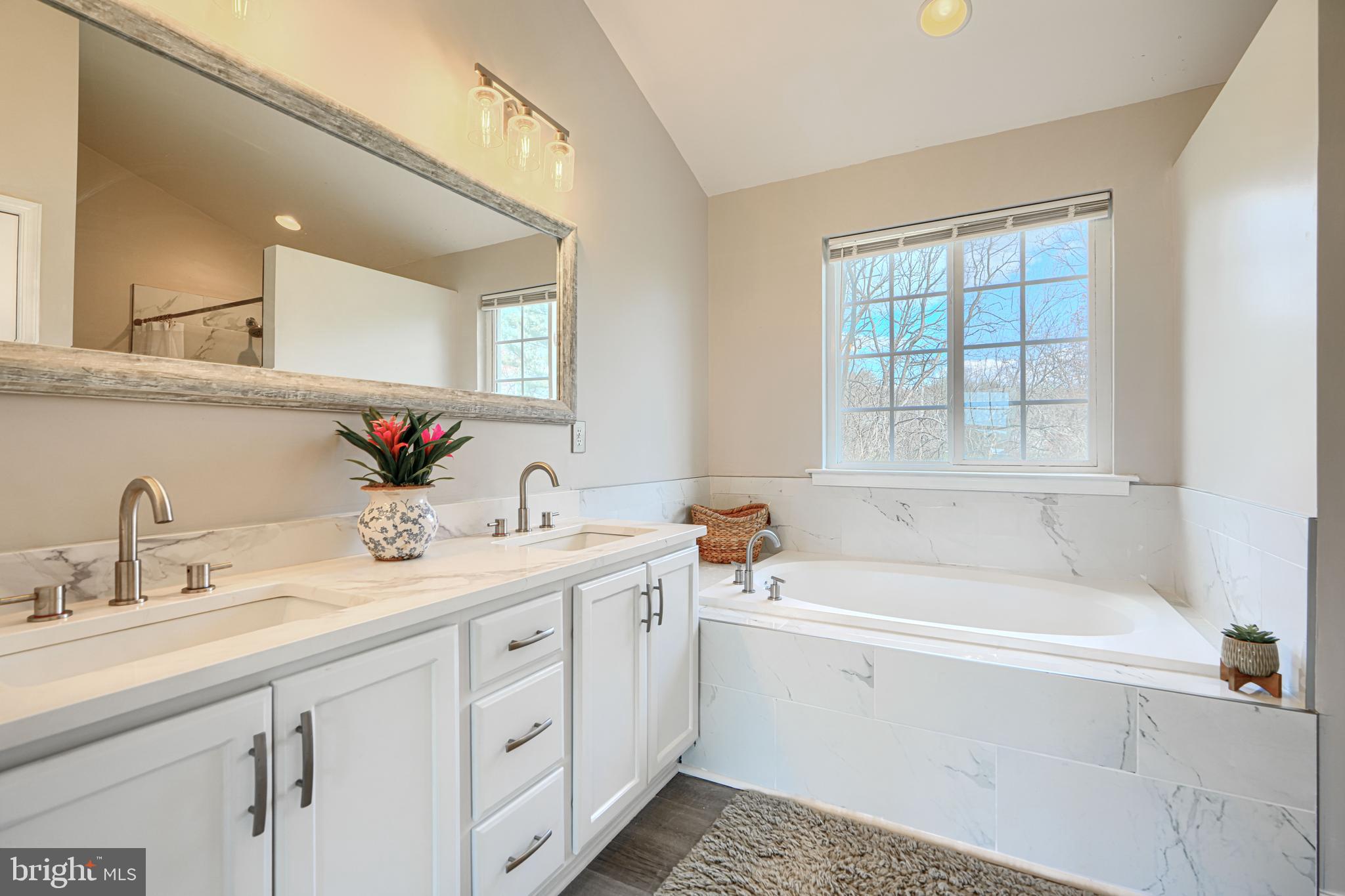 JARRETTSVILLE - Residential