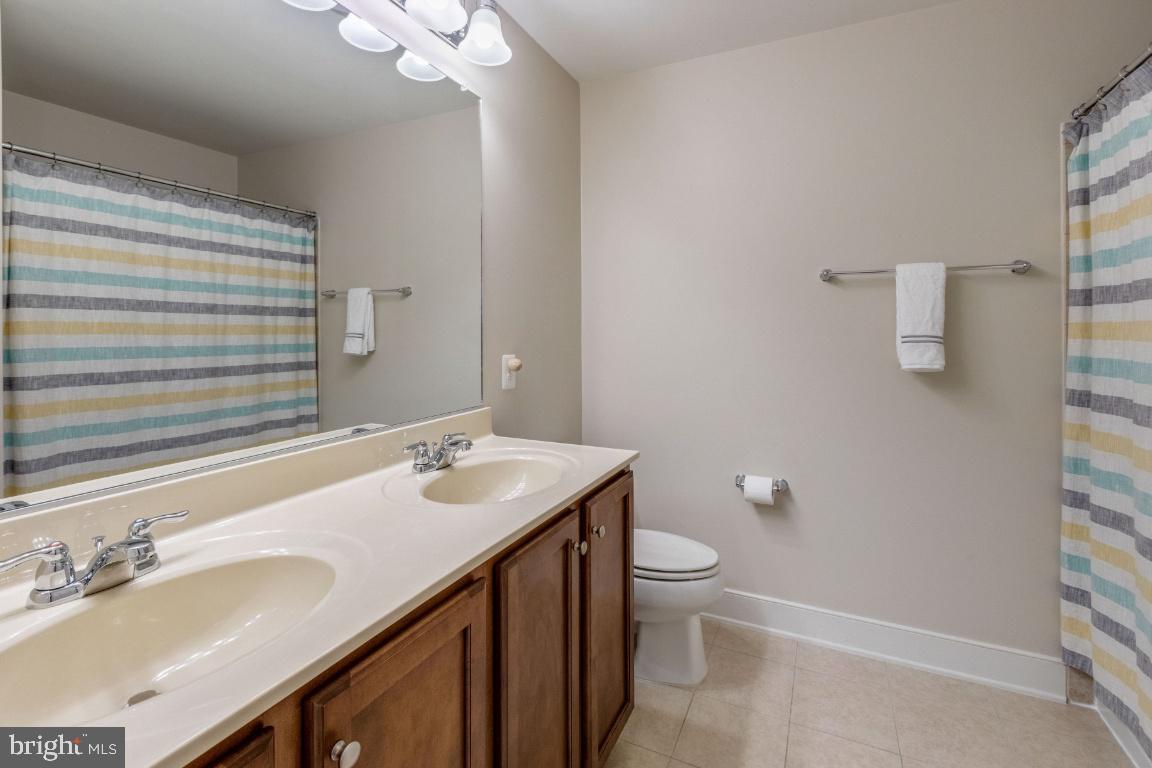 HUNTINGTON MEWS - Residential