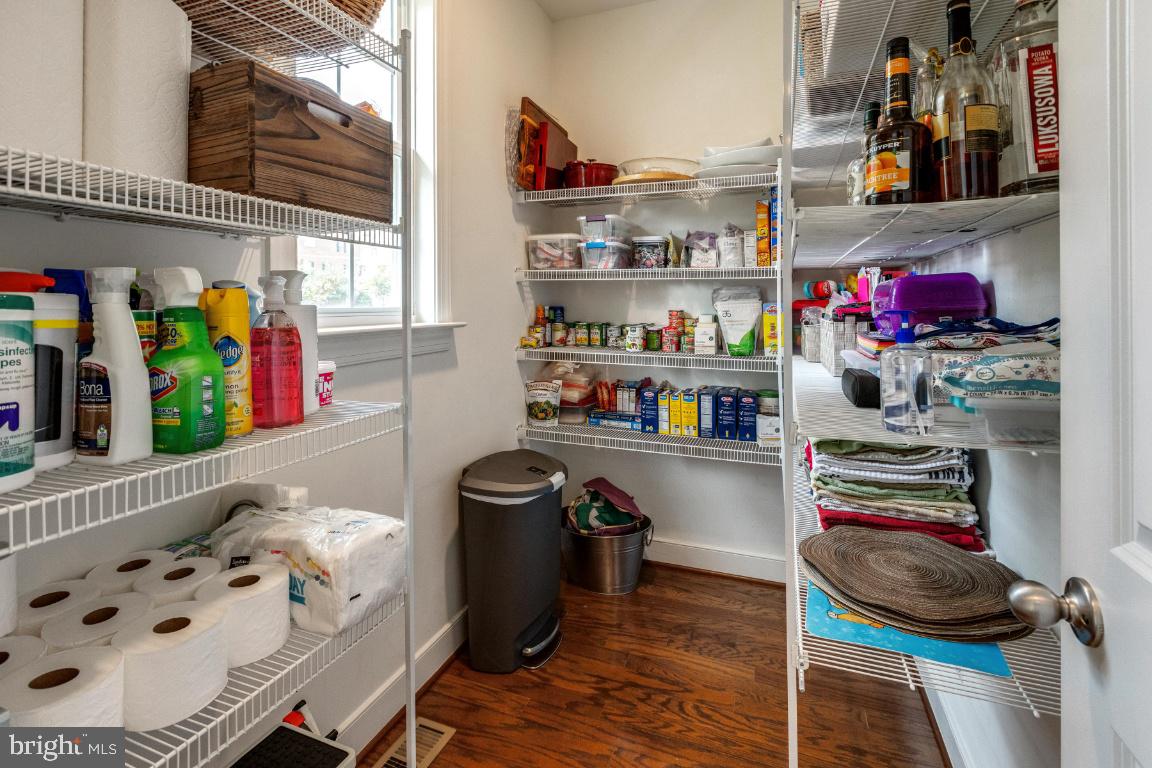 HUNTINGTON MEWS - Residential