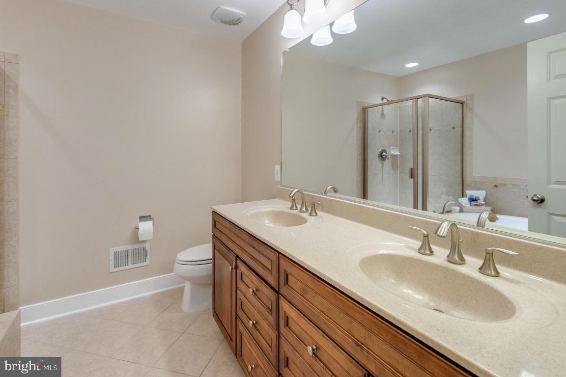 HUNTINGTON MEWS - Residential