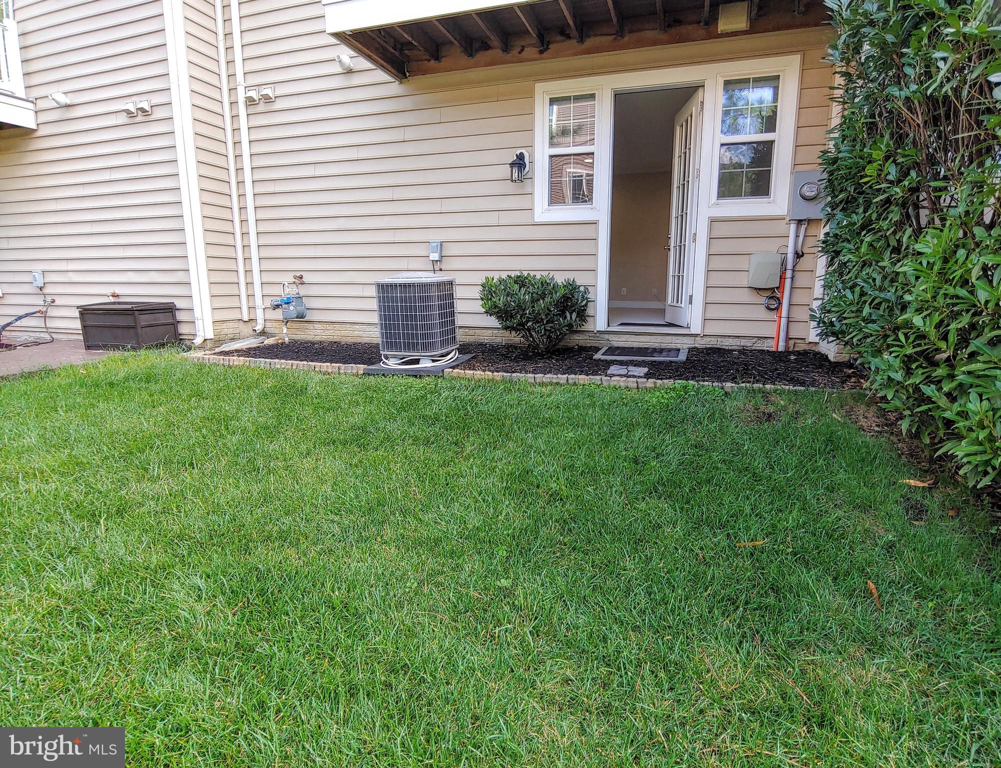 HUNTINGTON MEWS - Residential