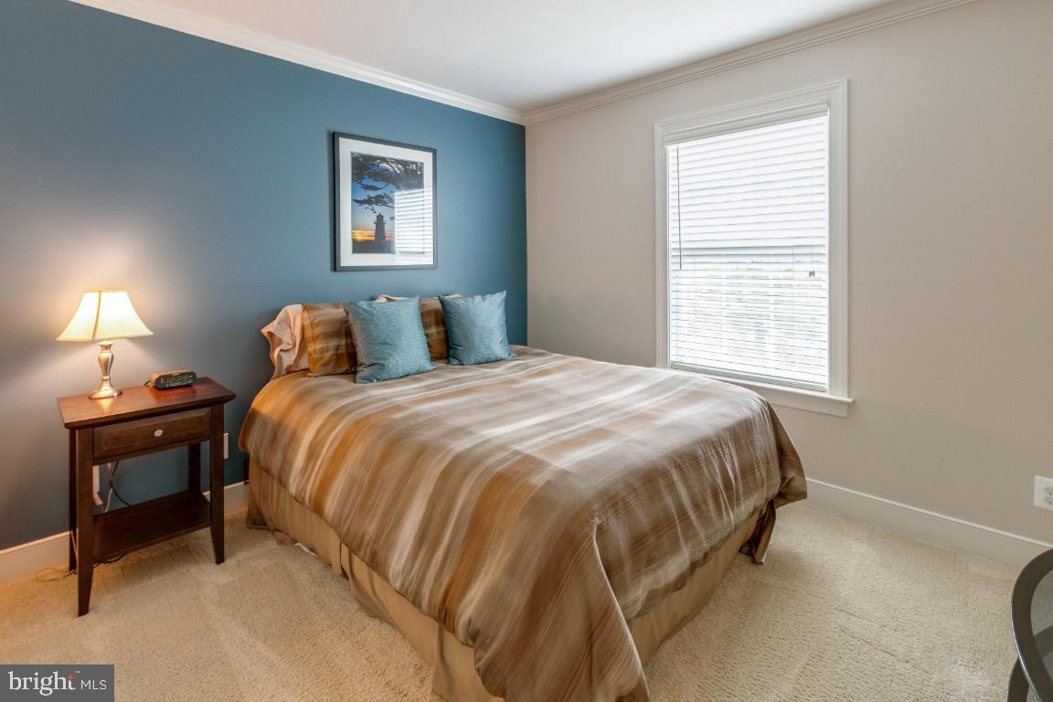 HUNTINGTON MEWS - Residential