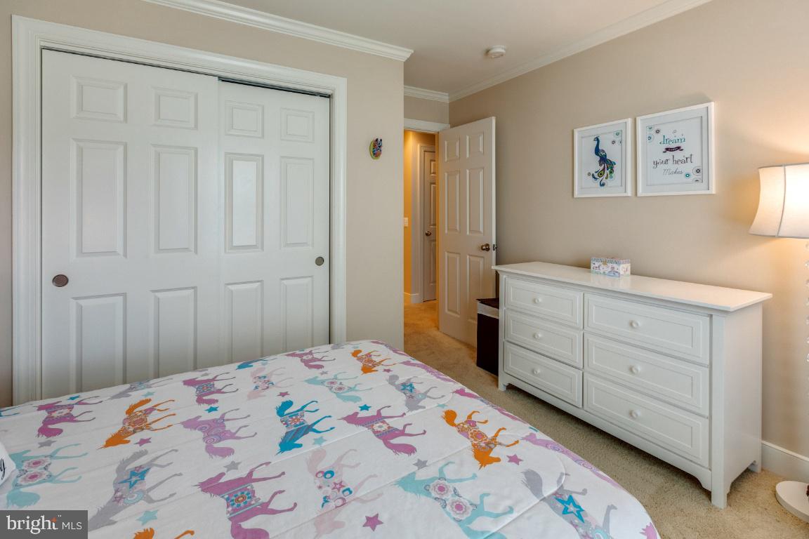 HUNTINGTON MEWS - Residential